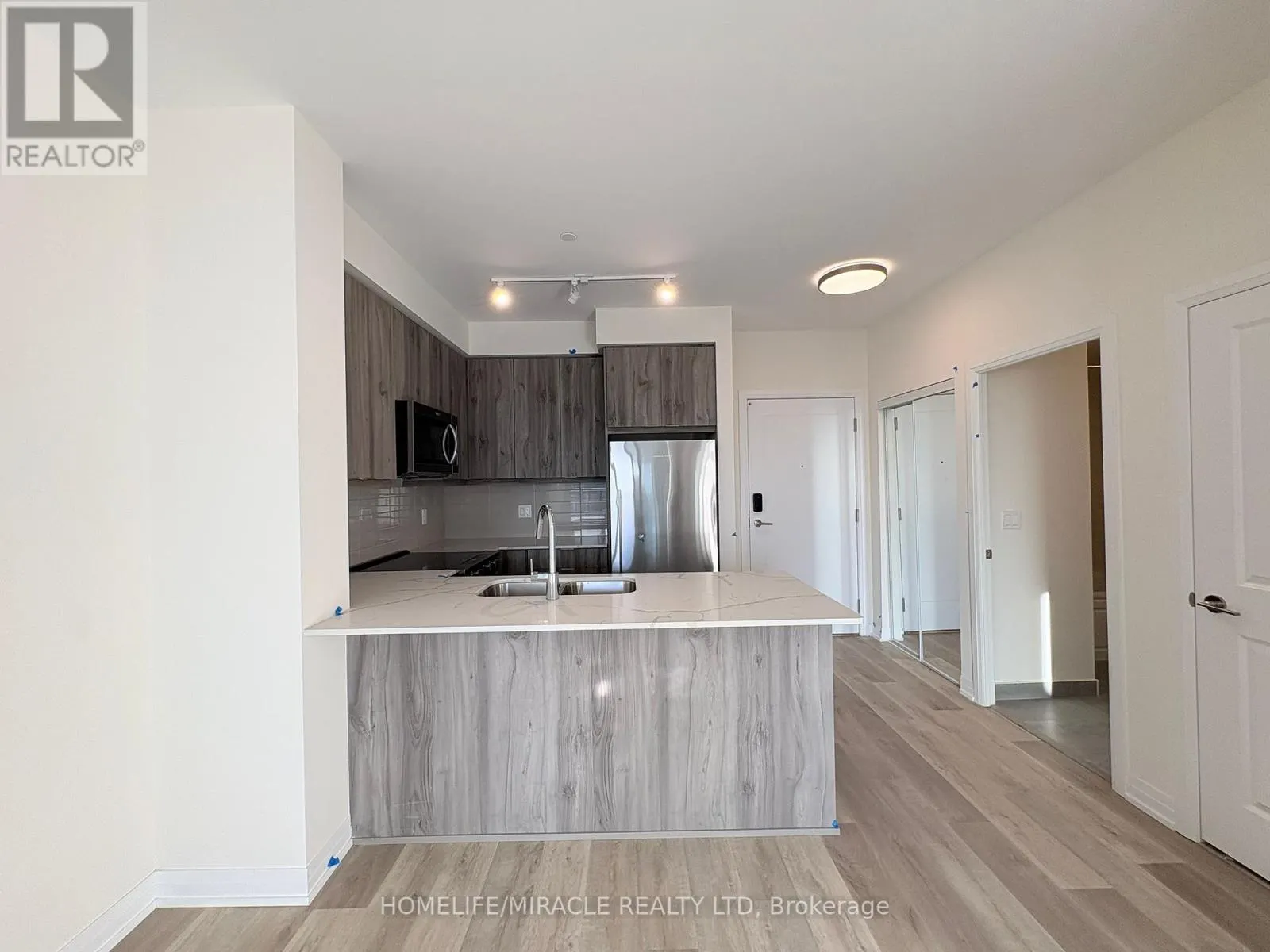 615 - 15 WATERGARDEN DRIVE