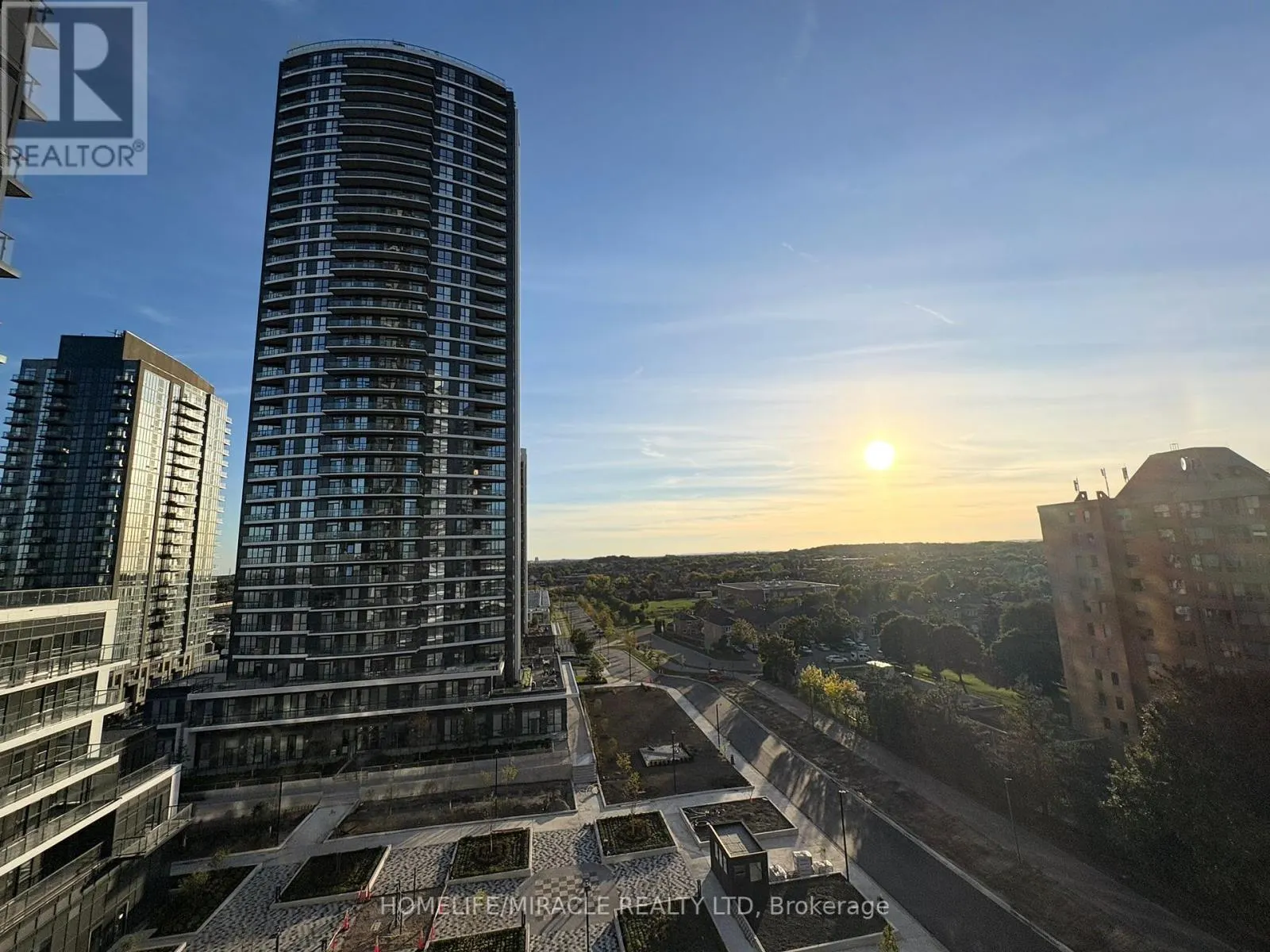 615 - 15 WATERGARDEN DRIVE
