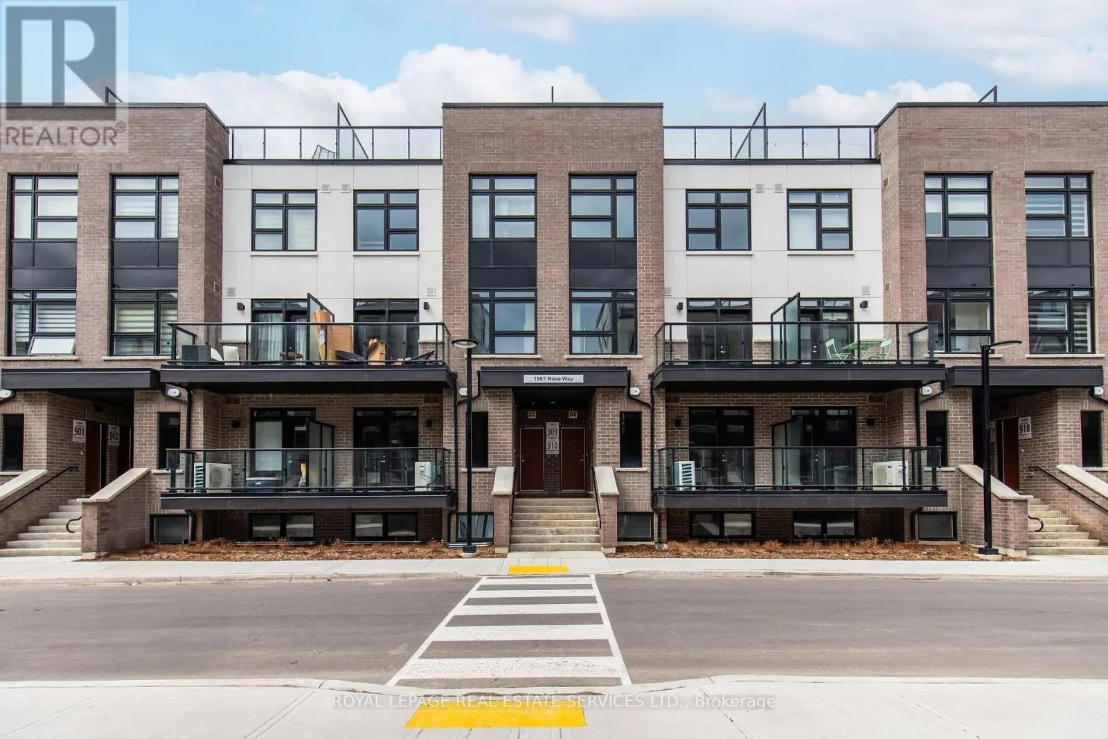 112 - 1597 ROSE WAY