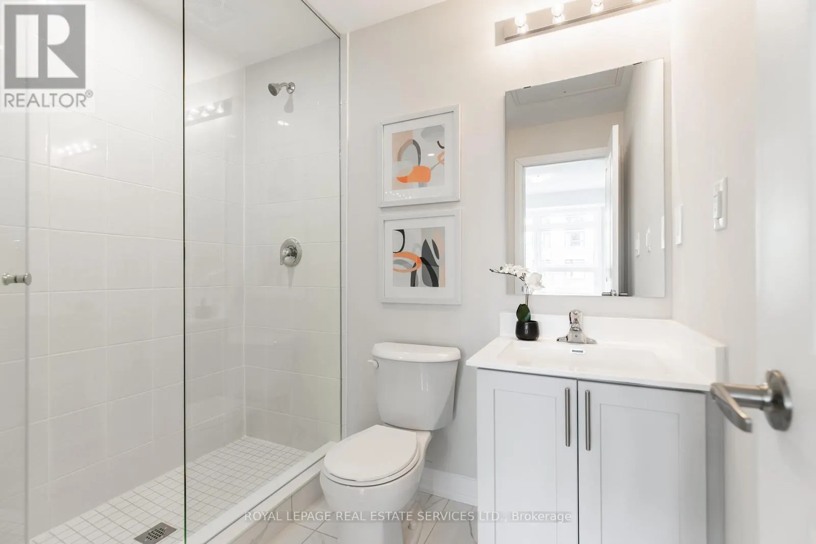 112 - 1597 ROSE WAY