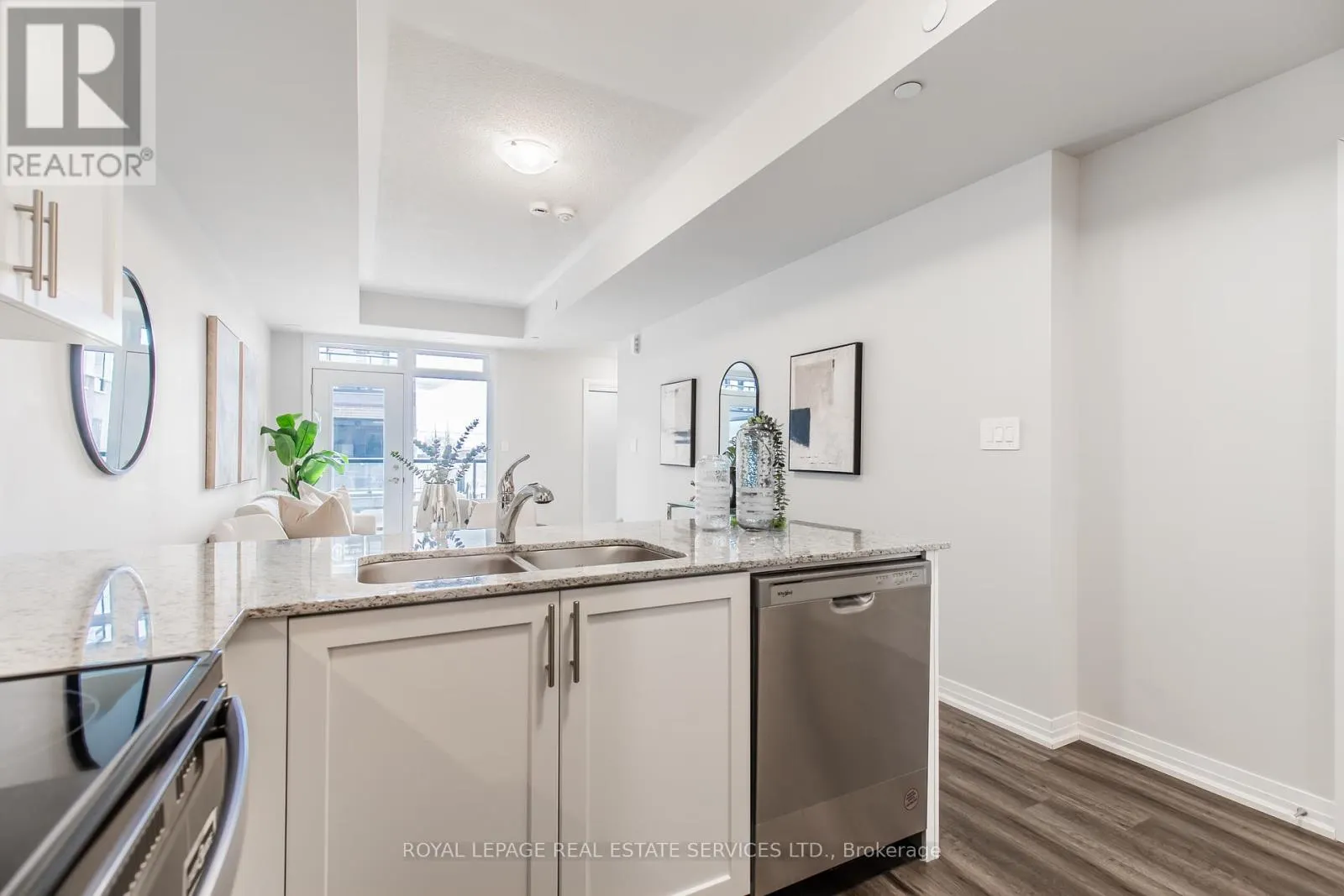 112 - 1597 ROSE WAY