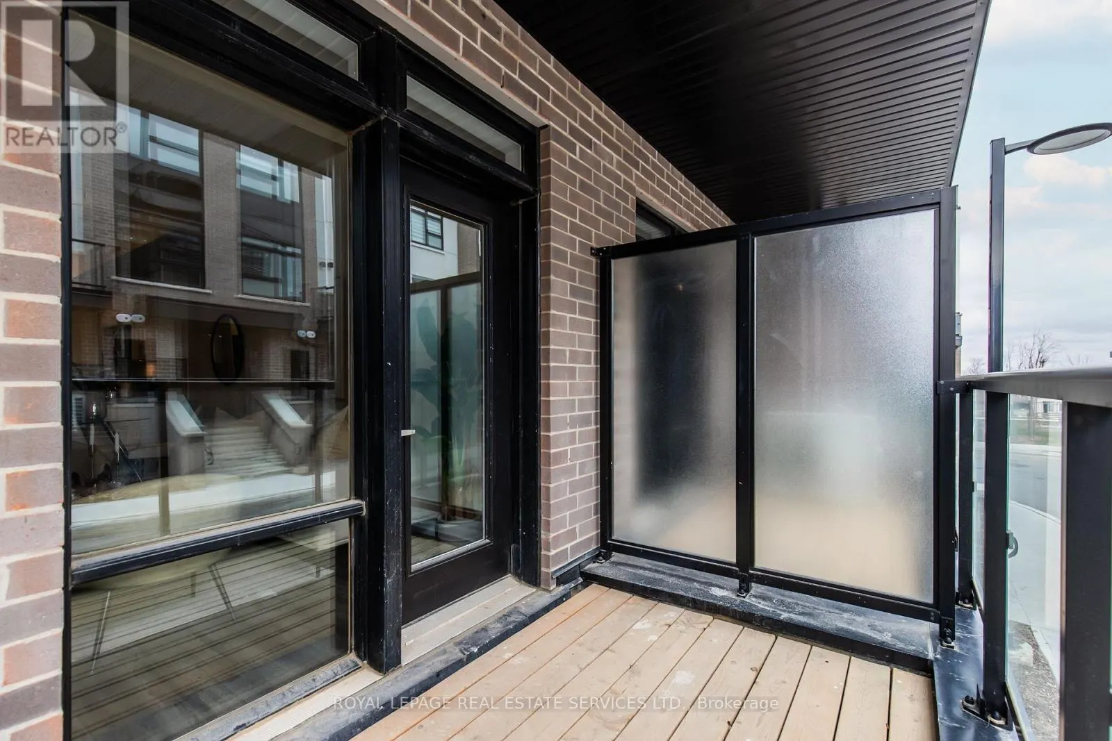 112 - 1597 ROSE WAY