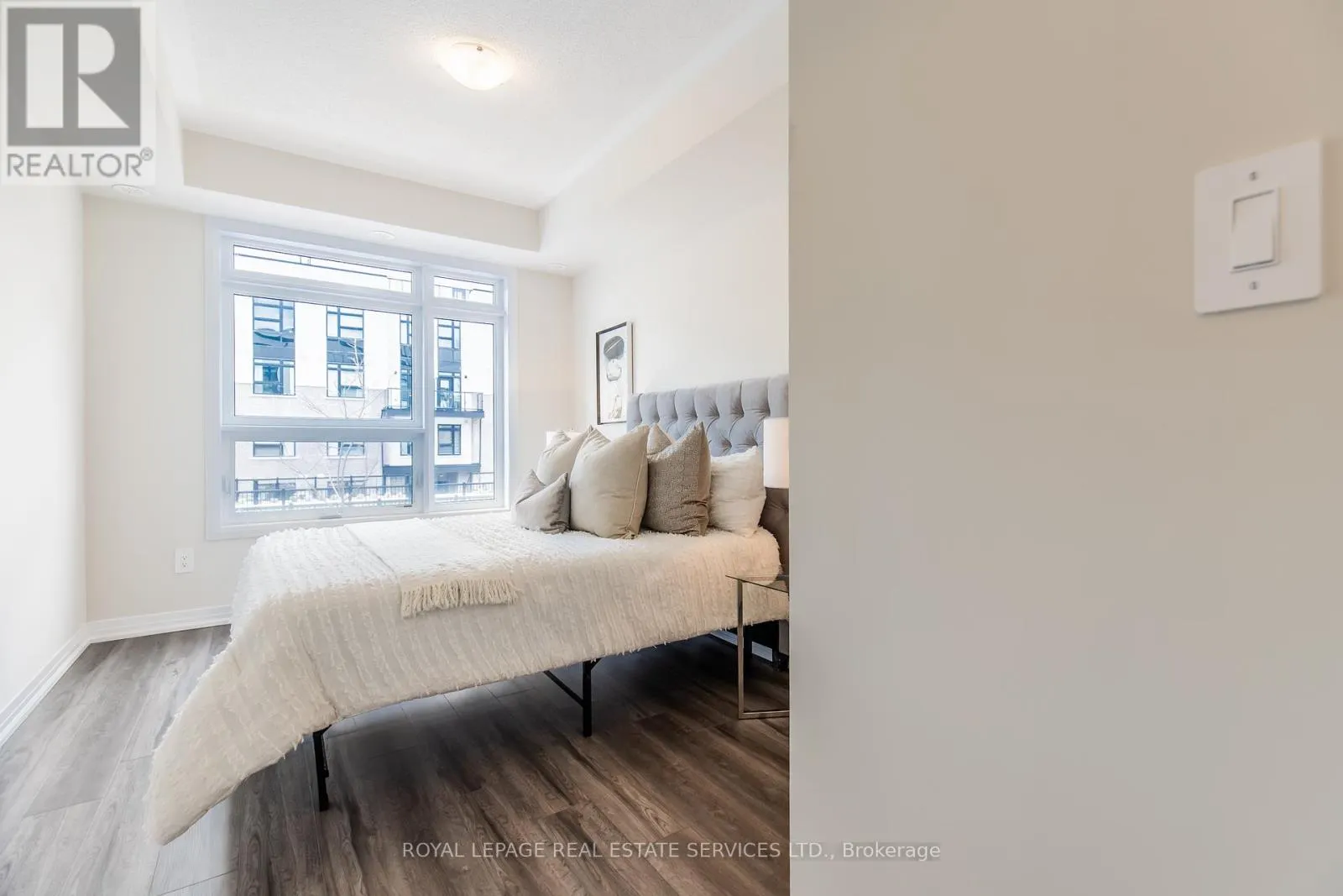 112 - 1597 ROSE WAY