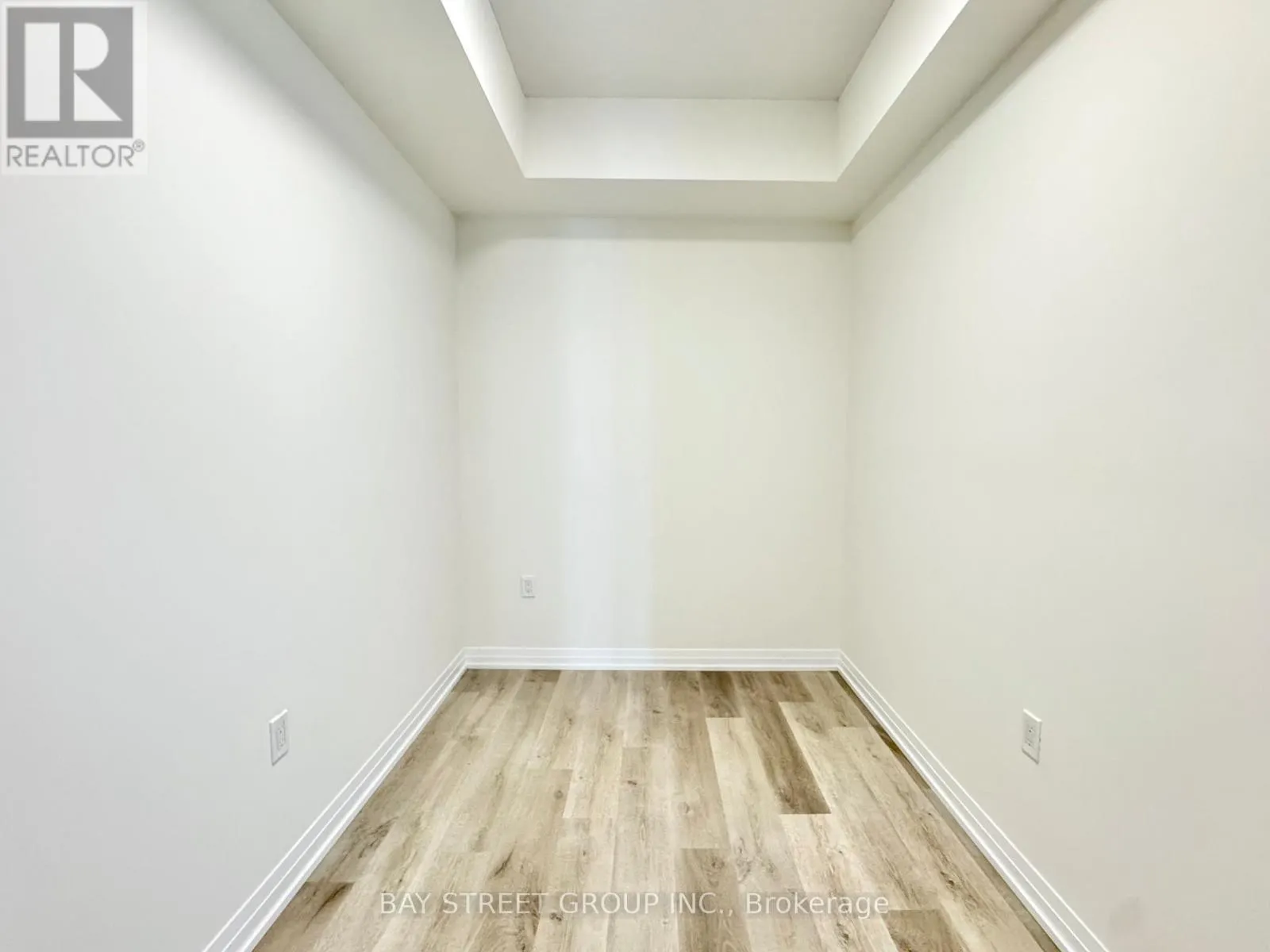 1510 - 15 WATERGARDEN DRIVE