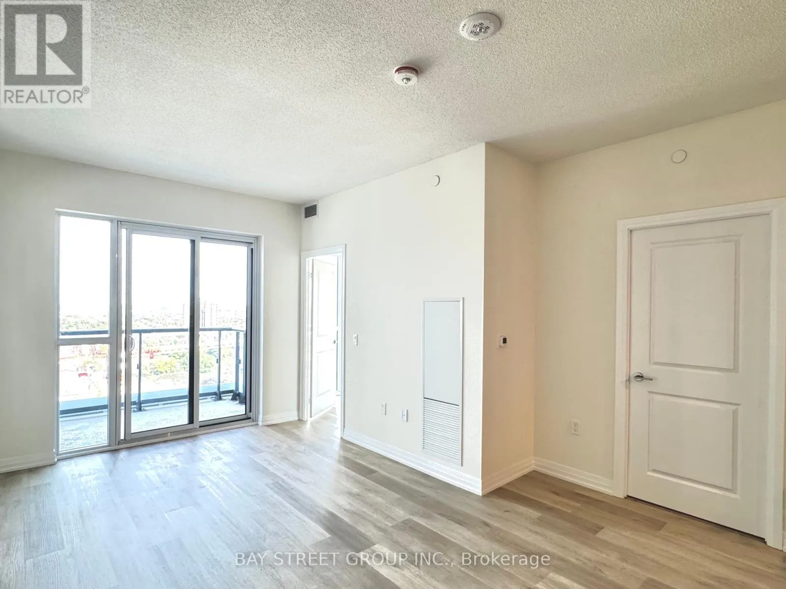 1510 - 15 WATERGARDEN DRIVE