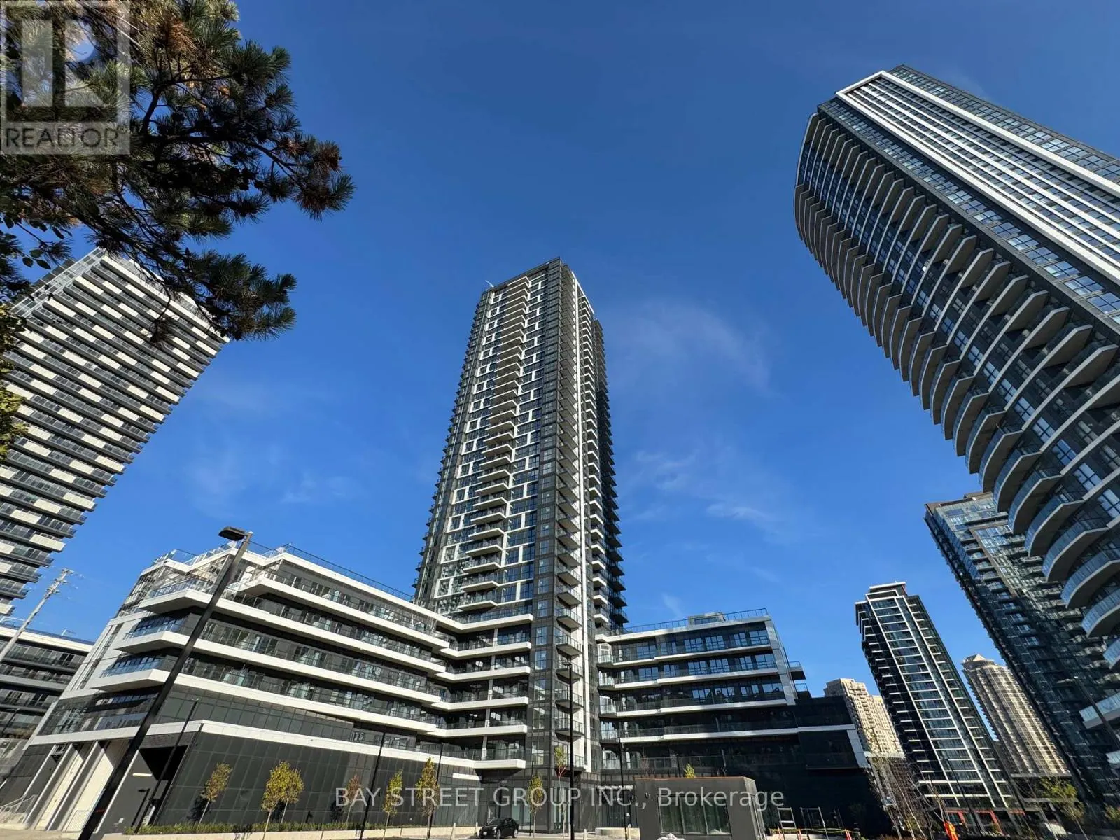 1510 - 15 WATERGARDEN DRIVE