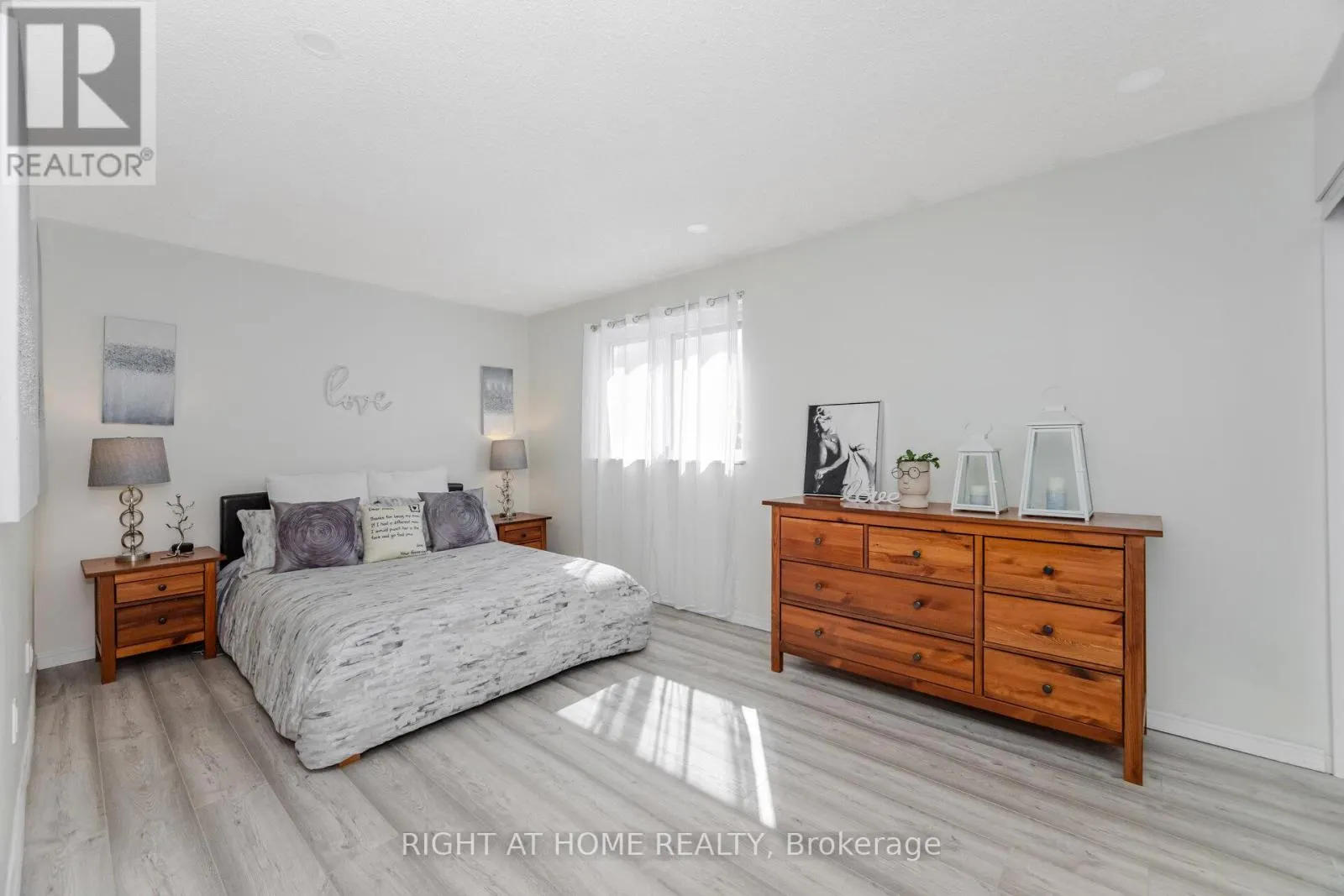 7 - 453 WOODVIEW ROAD