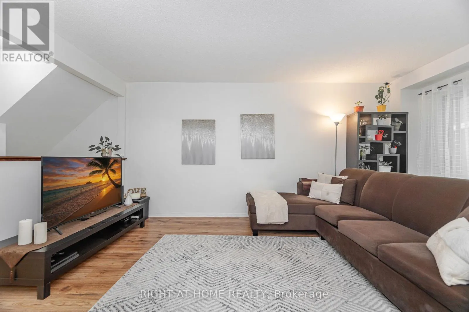7 - 453 WOODVIEW ROAD