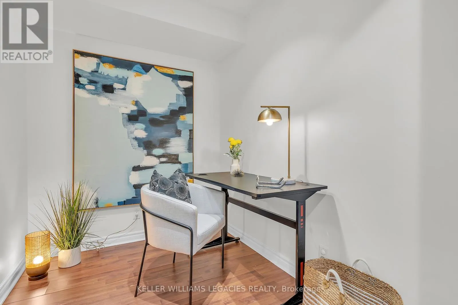2013 - 33 ELM DRIVE W