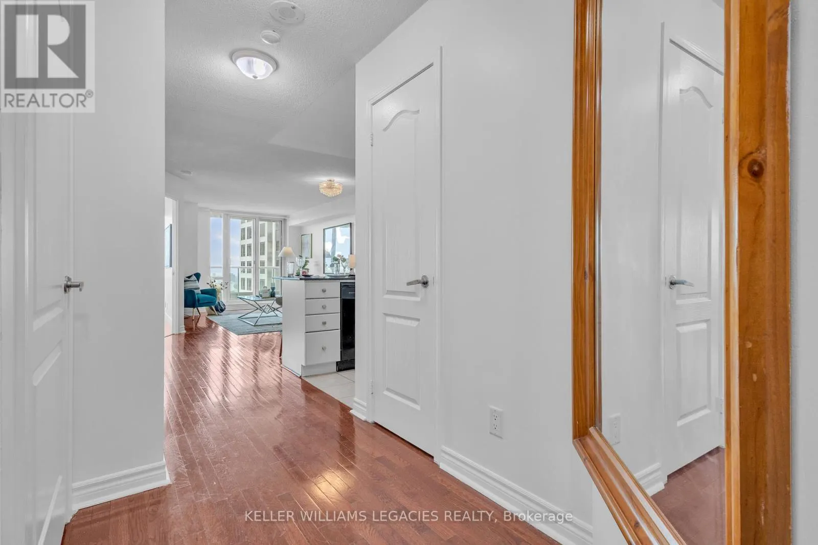2013 - 33 ELM DRIVE W
