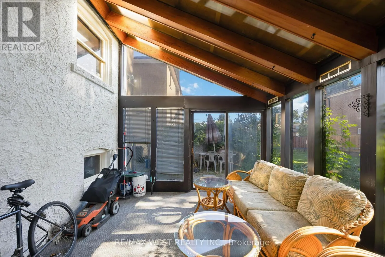 241 EILEEN AVENUE