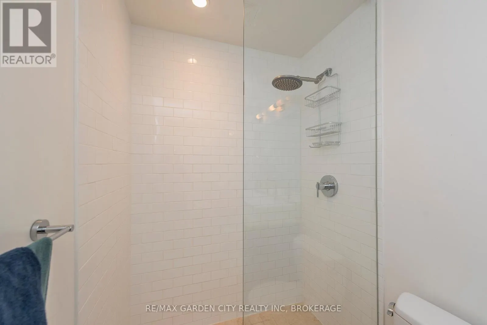 405 - 103 THE QUEENSWAY, #405