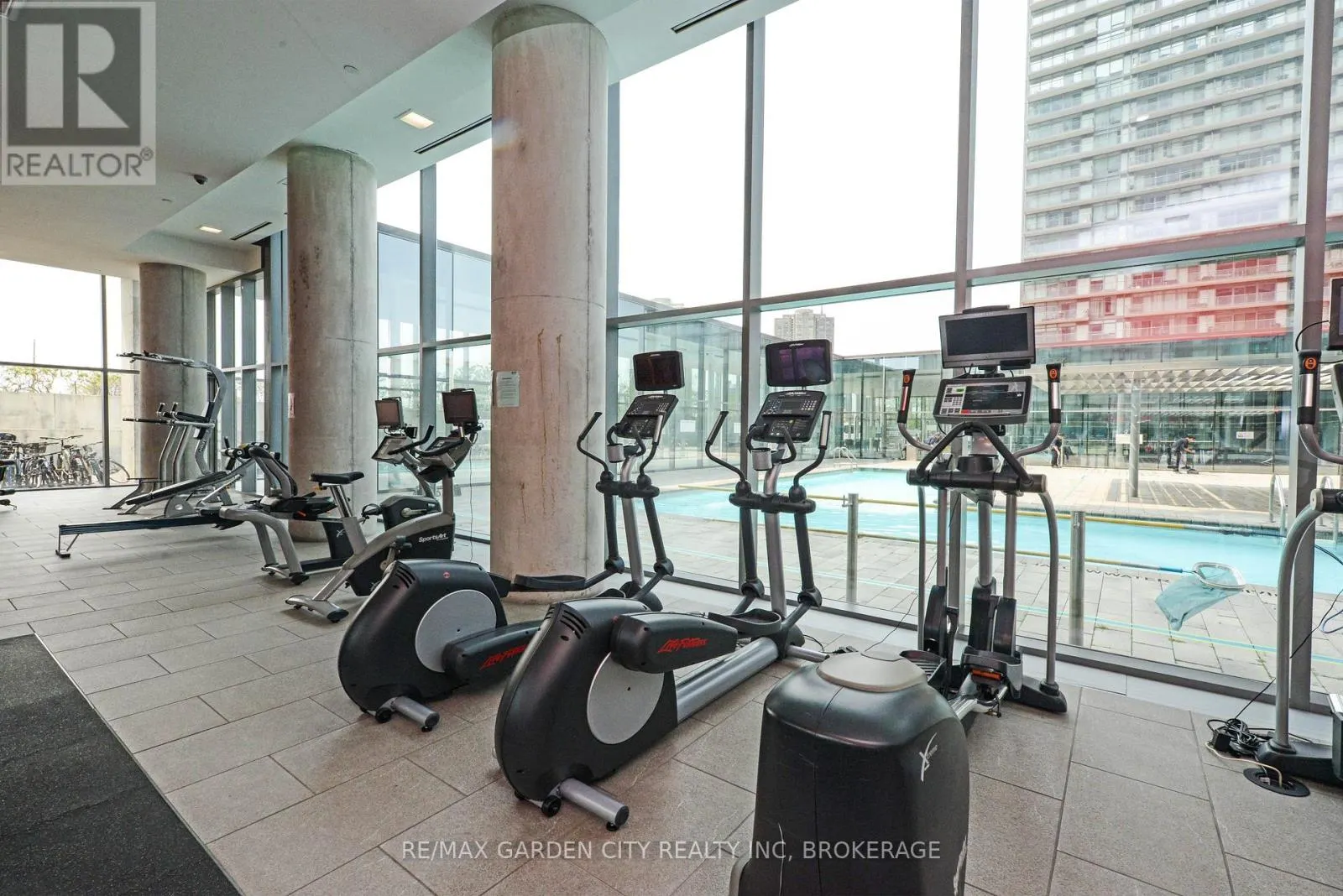 405 - 103 THE QUEENSWAY, #405