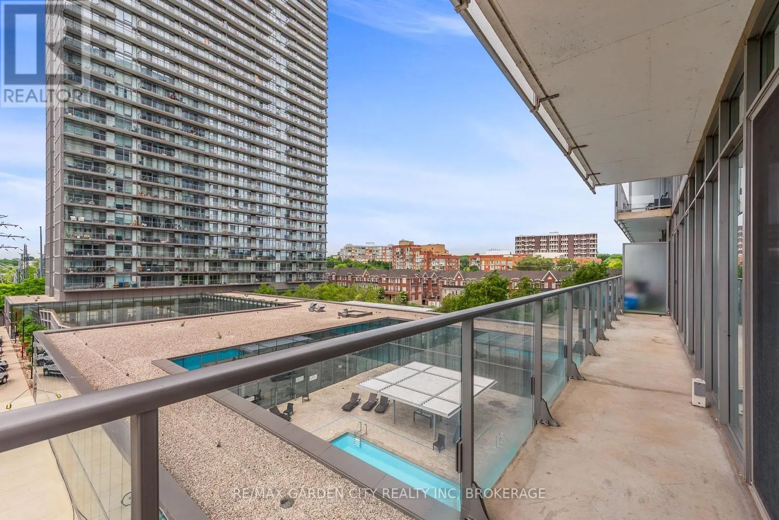 405 - 103 THE QUEENSWAY, #405