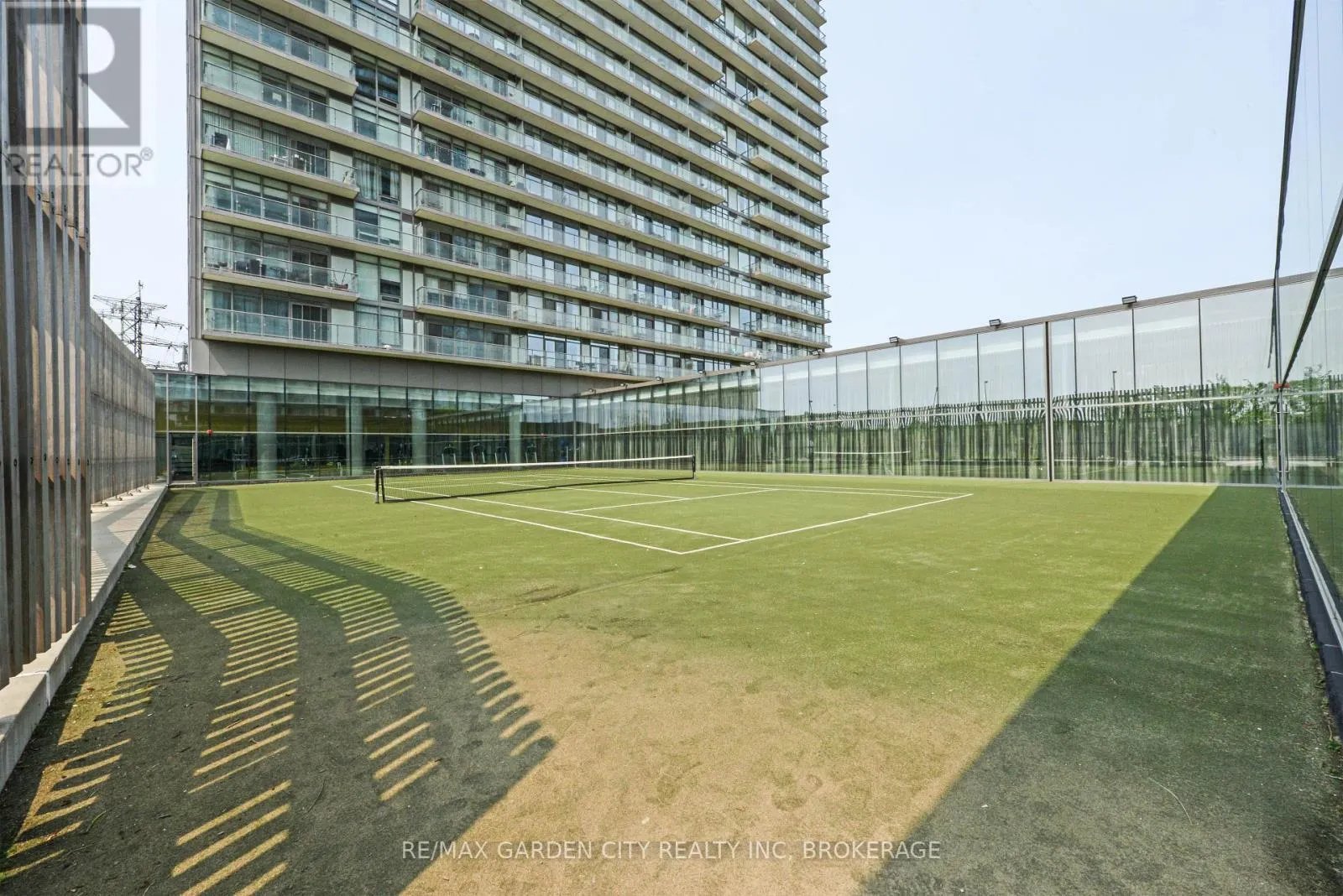 405 - 103 THE QUEENSWAY, #405