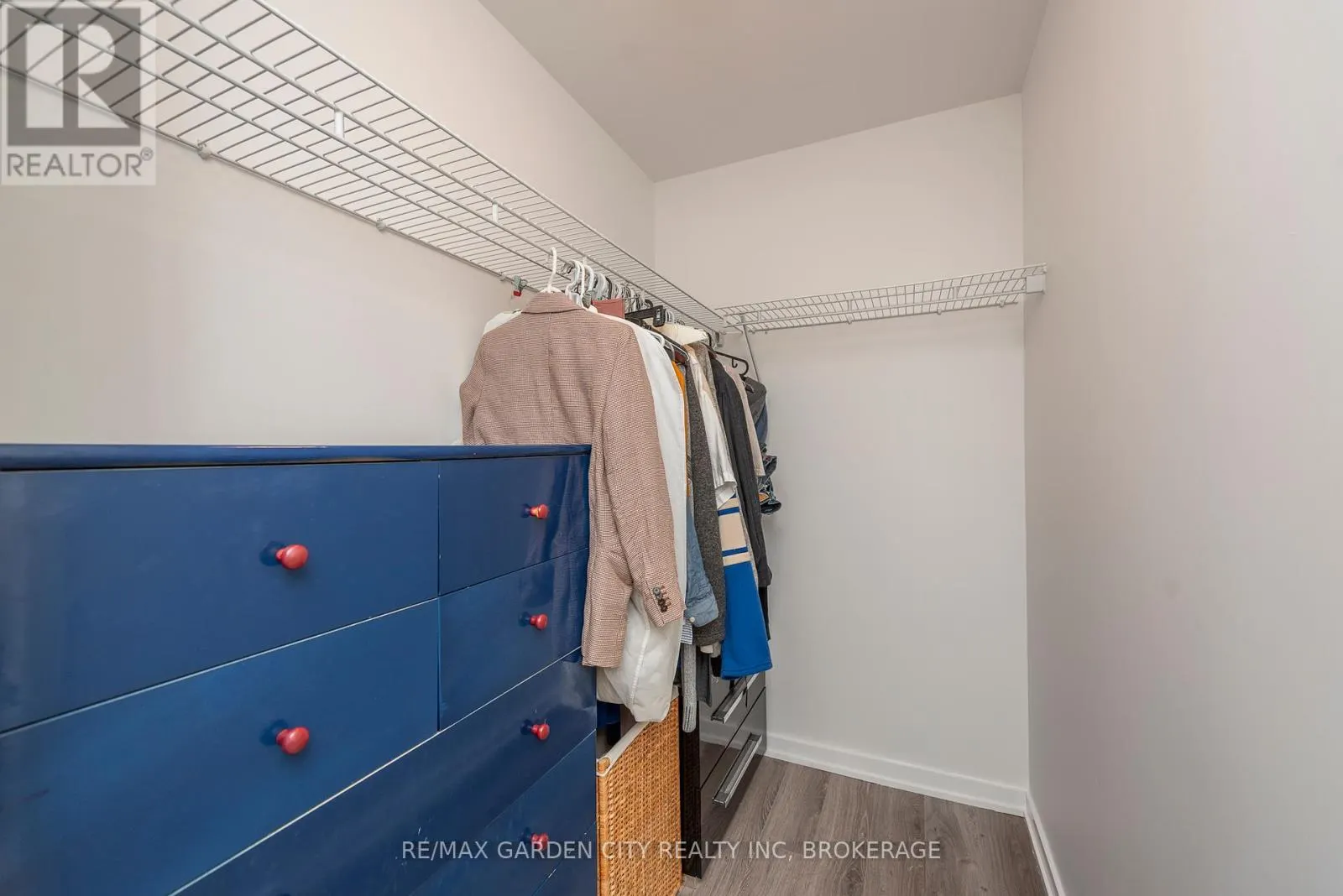 405 - 103 THE QUEENSWAY, #405