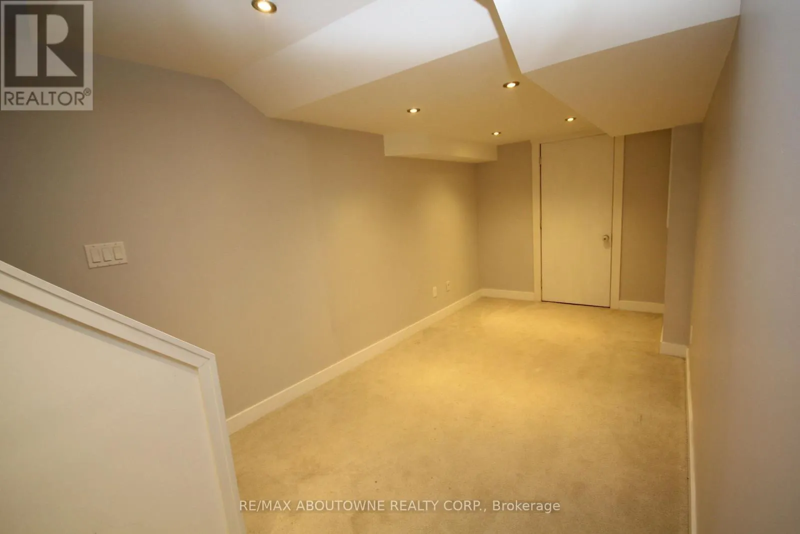 3490 WHILABOUT TERRACE