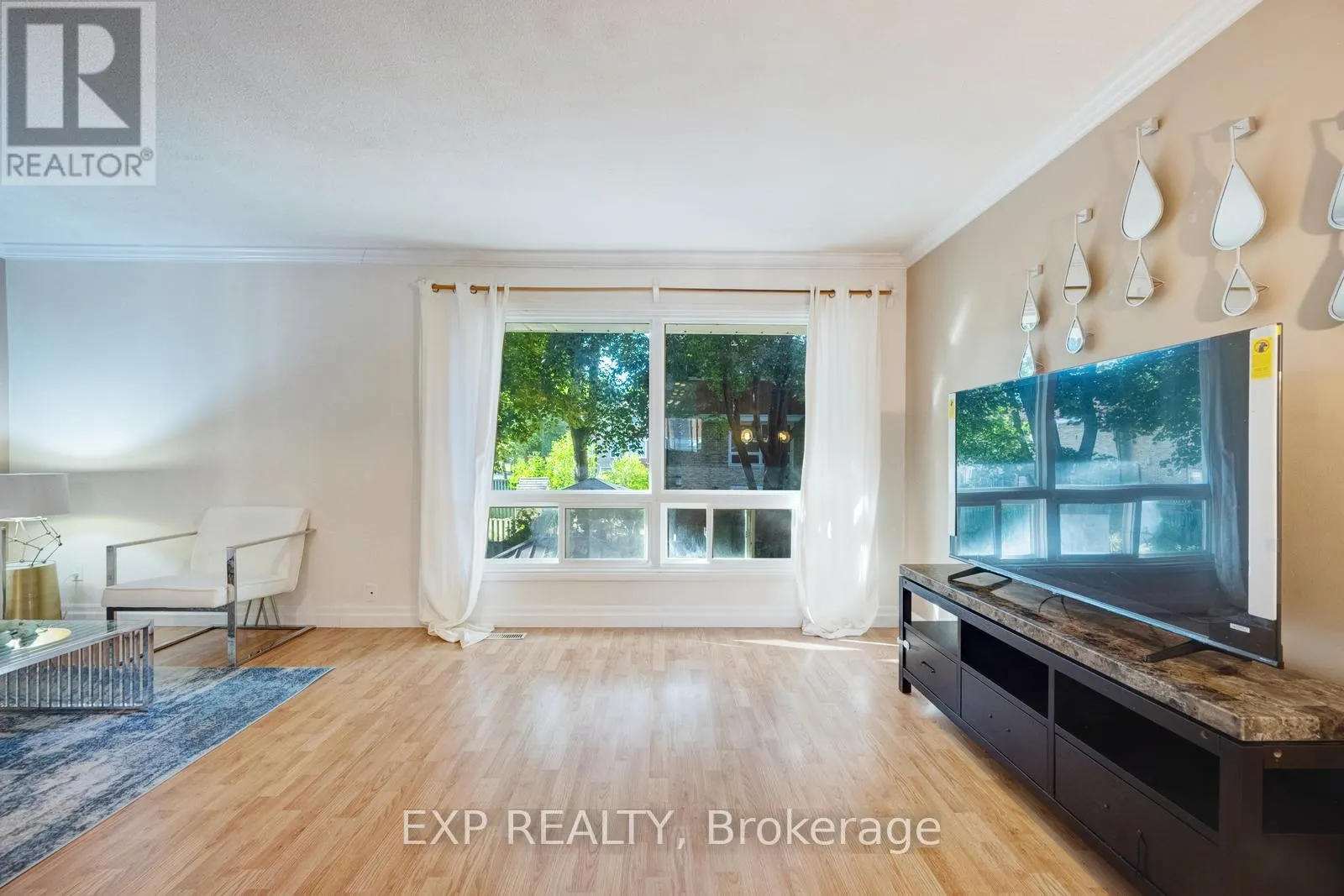 915 INVERHOUSE DRIVE