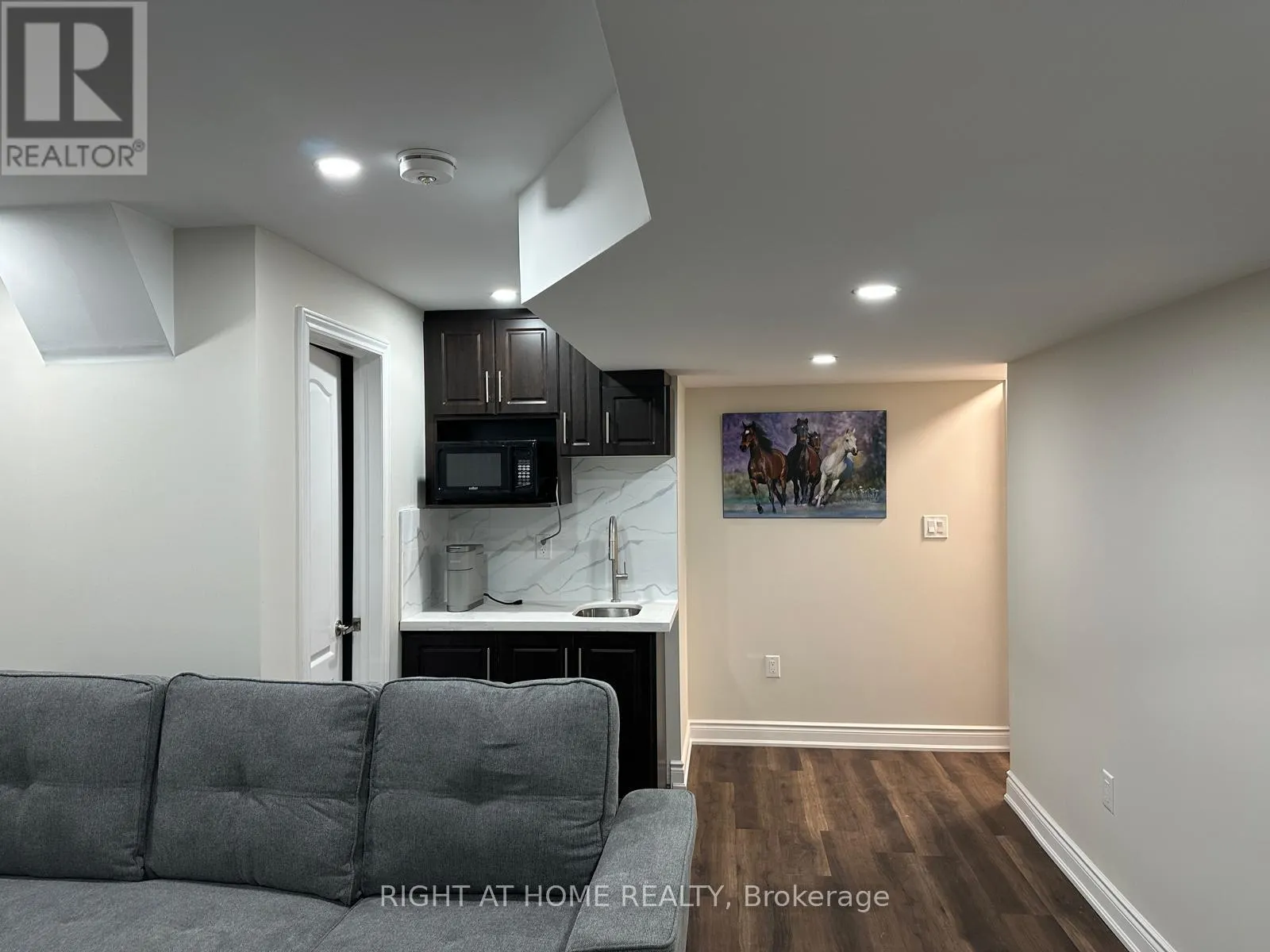 BSMNT #2 - 5457 MEADOWCREST AVENUE