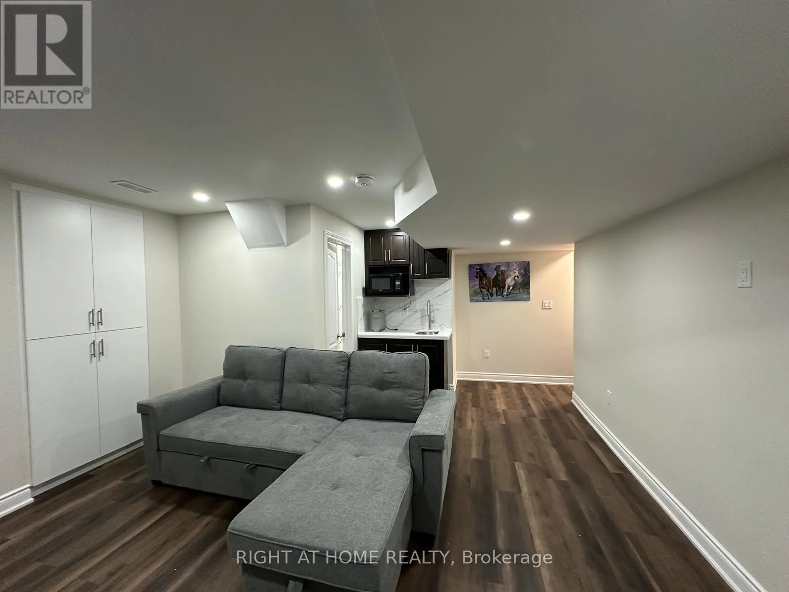 BSMNT #2 - 5457 MEADOWCREST AVENUE