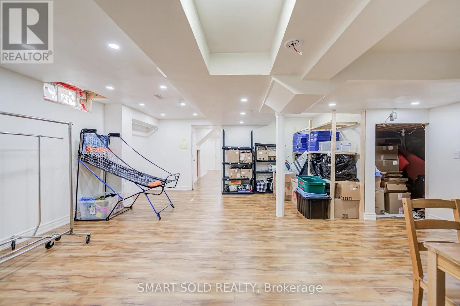 2252 PINE GLEN ROAD