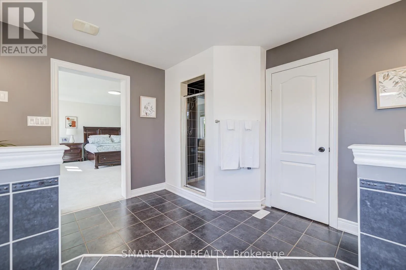 2252 PINE GLEN ROAD