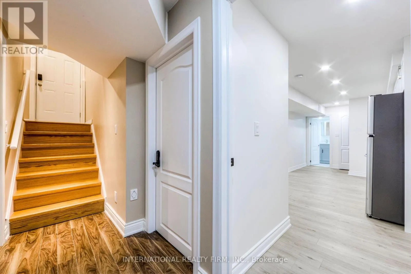 1051 CAVEN STREET
