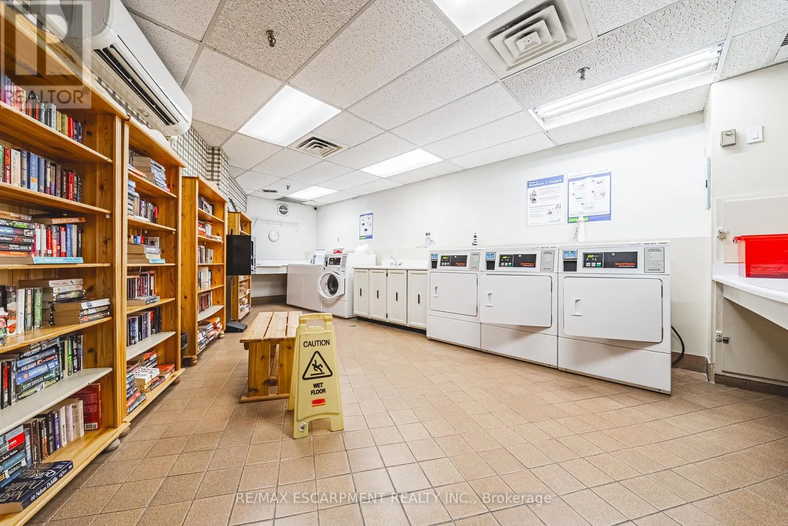 1009 - 5250 LAKESHORE ROAD