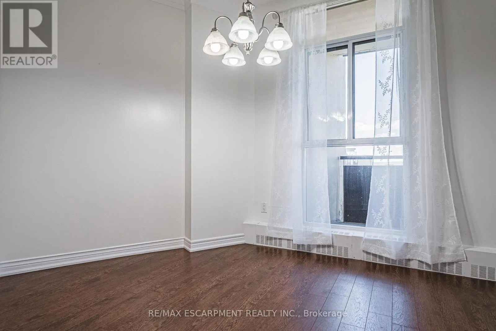 1009 - 5250 LAKESHORE ROAD