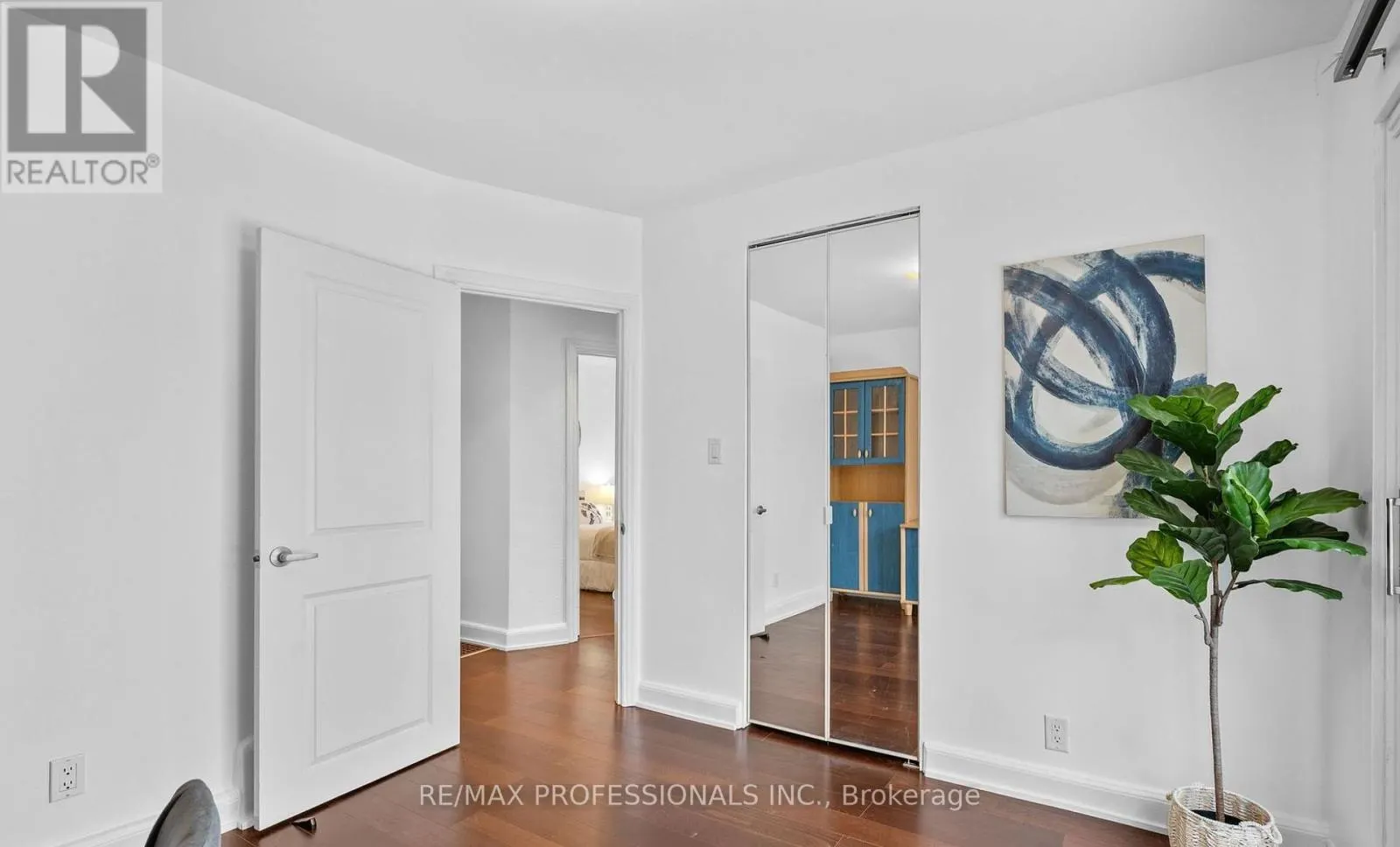 UPPER - 27 STOCK AVENUE