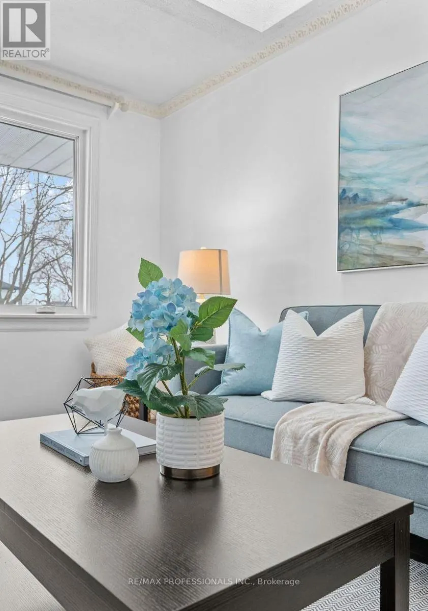 UPPER - 27 STOCK AVENUE