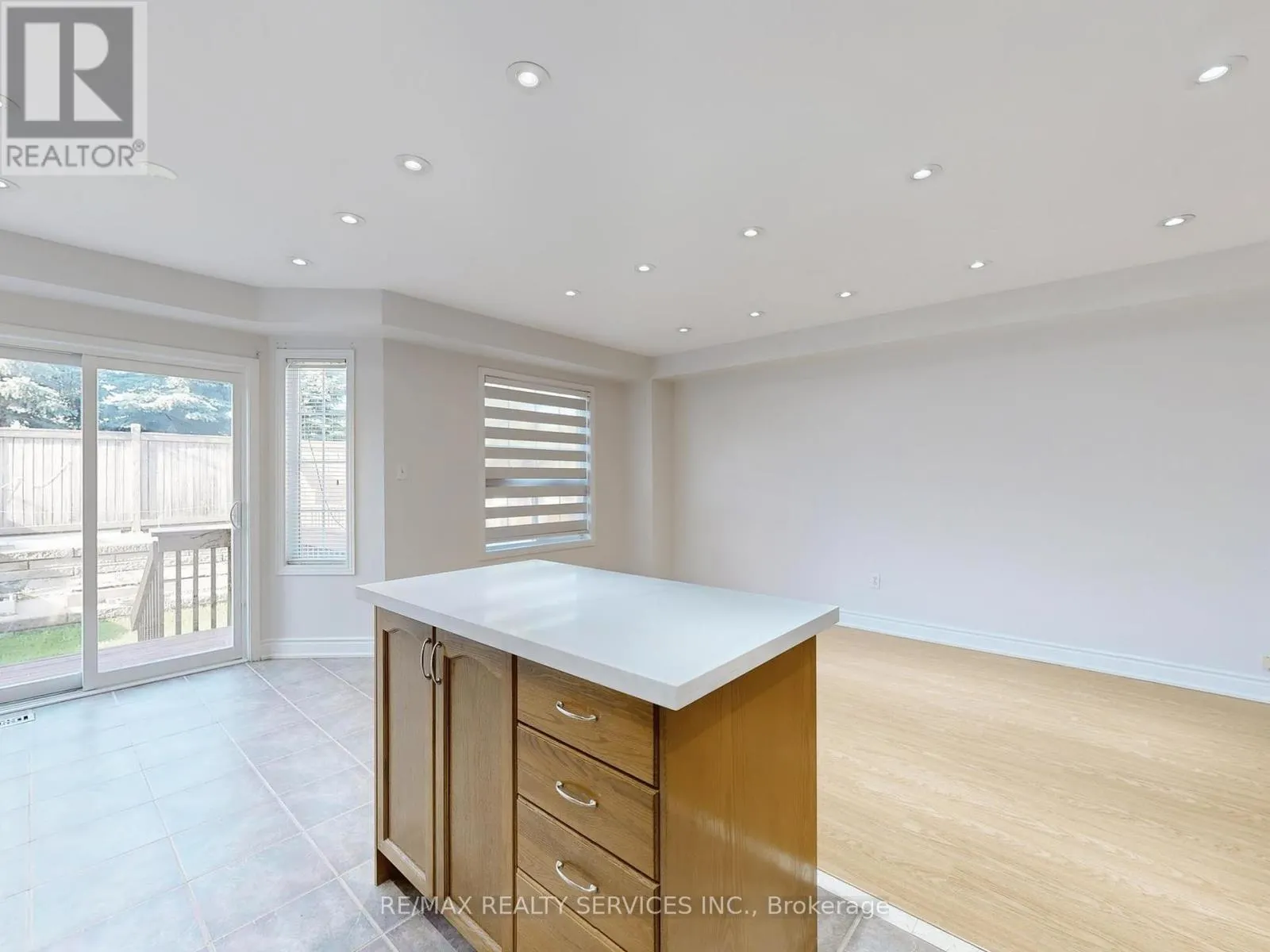 44 AMETHYST CIRCLE