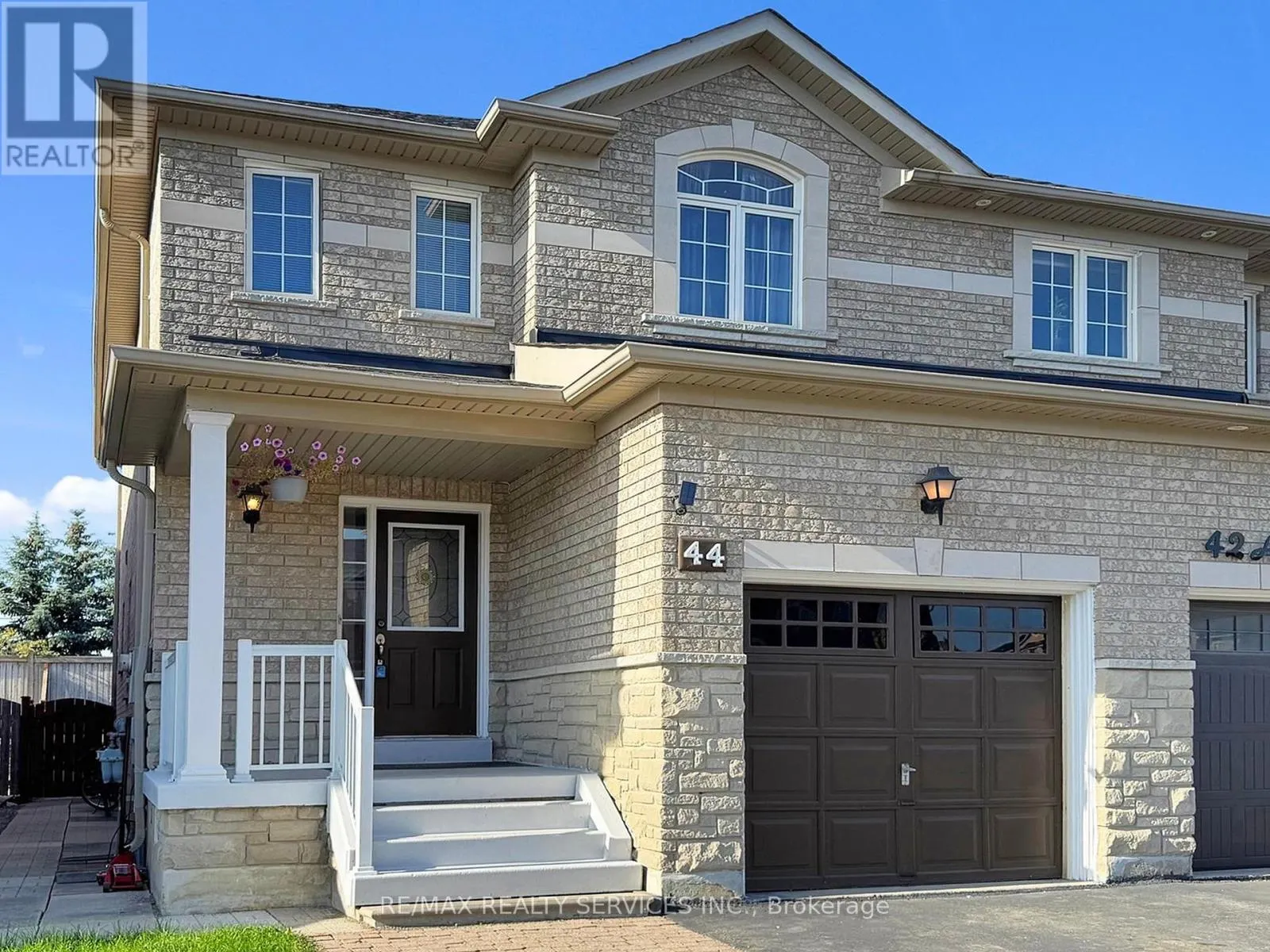 44 AMETHYST CIRCLE