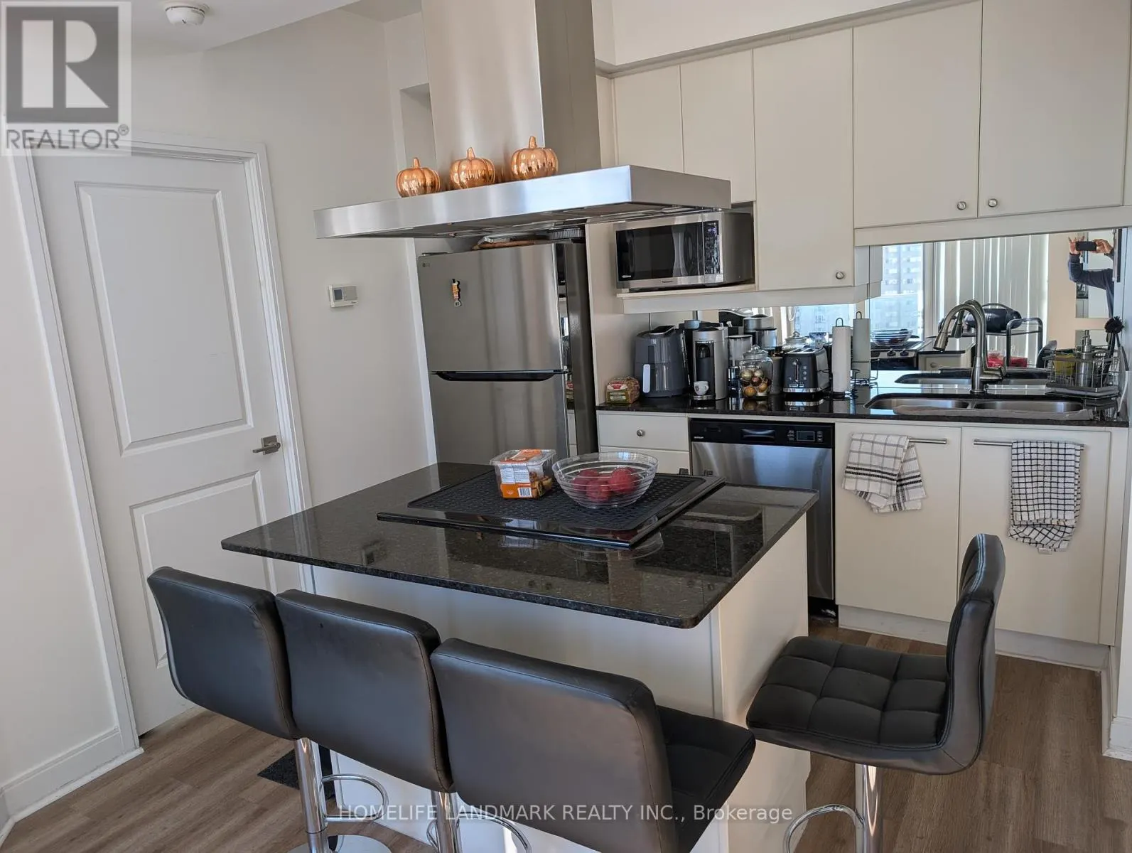 1701 - 60 ABSOLUTE AVENUE
