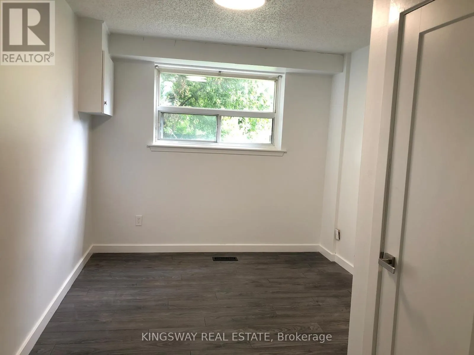 1489 SANDGATE CRESCENT