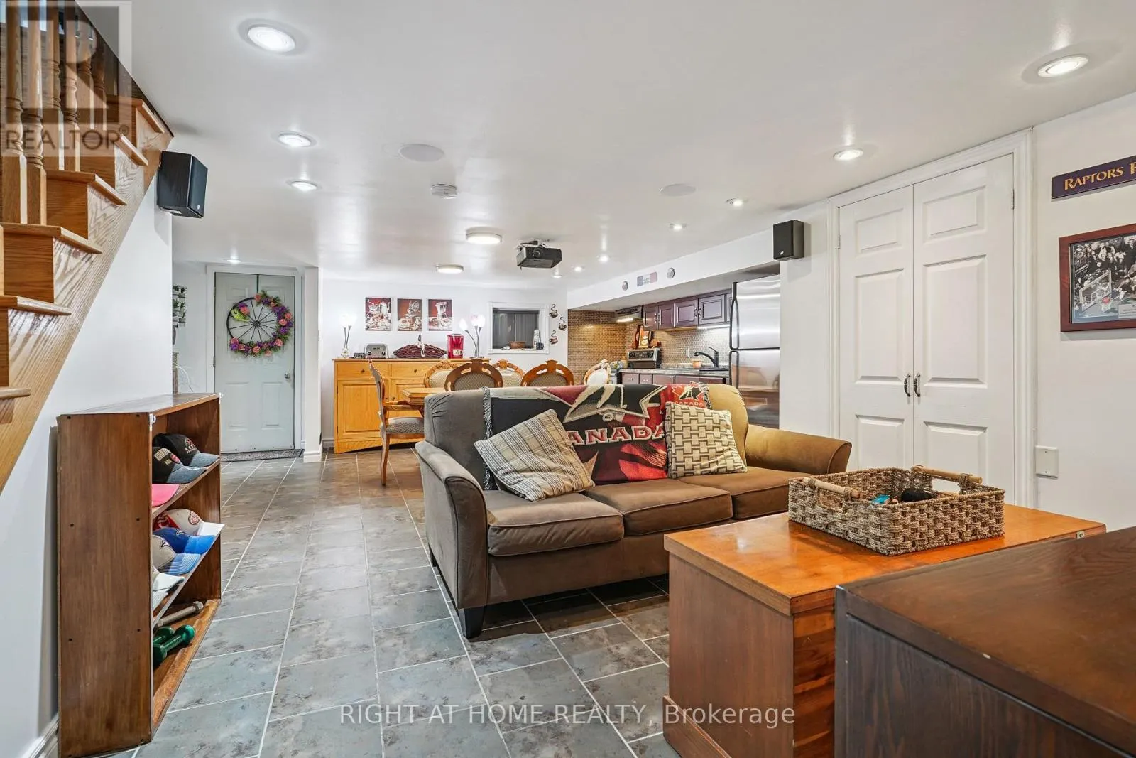 165 LOCKSLEY AVENUE