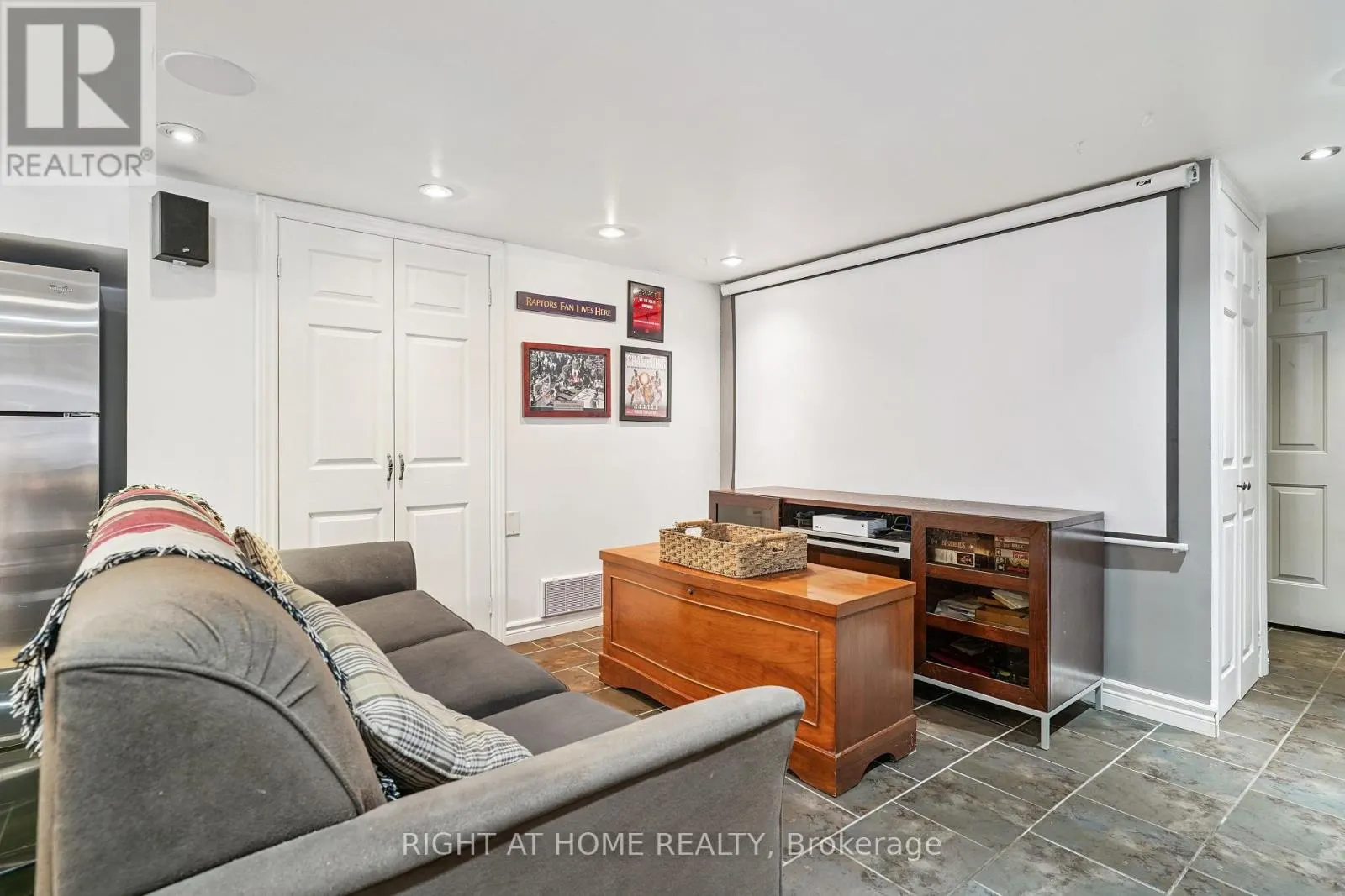 165 LOCKSLEY AVENUE