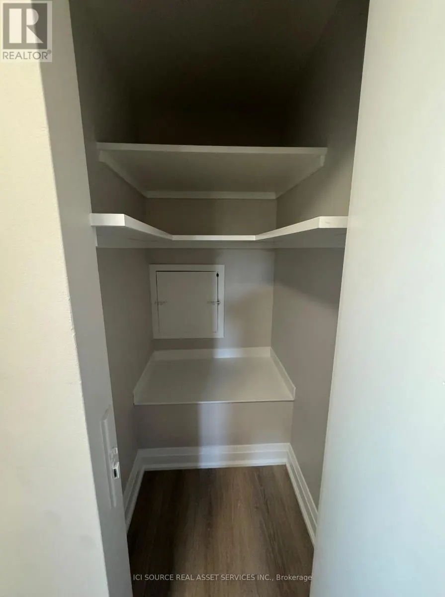 UPPER - 34 RITA DRIVE