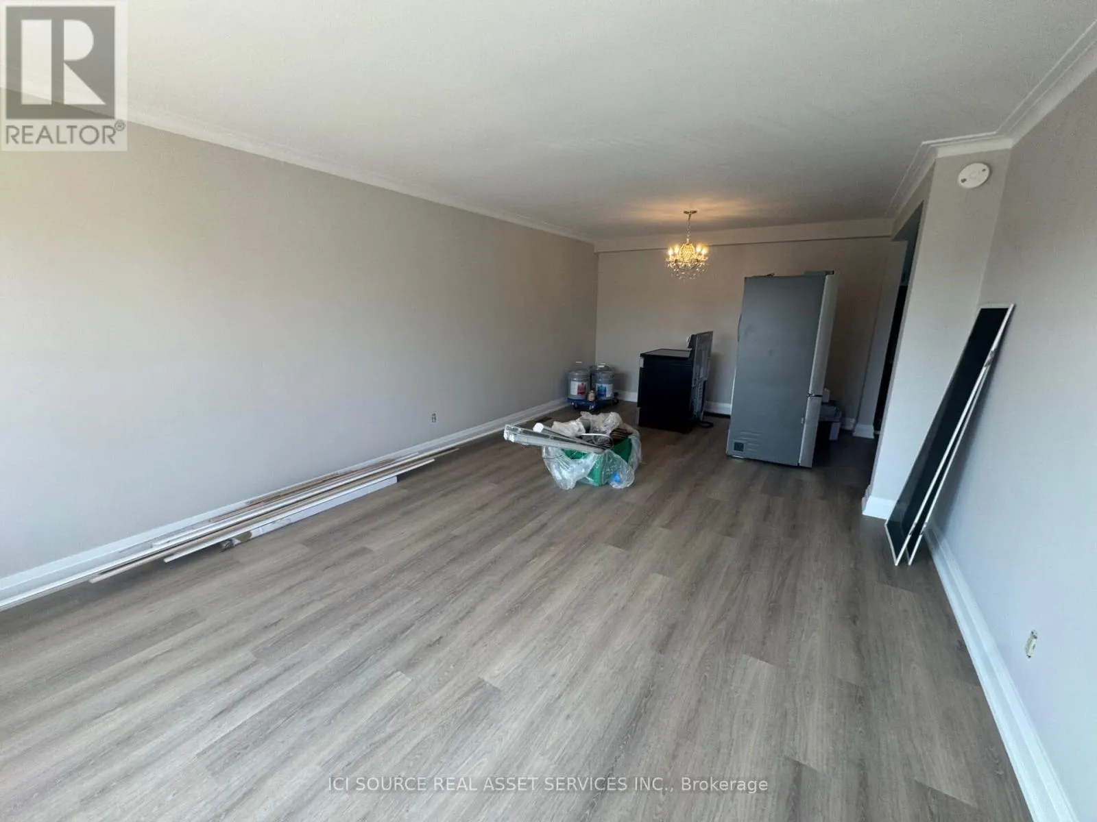 UPPER - 34 RITA DRIVE