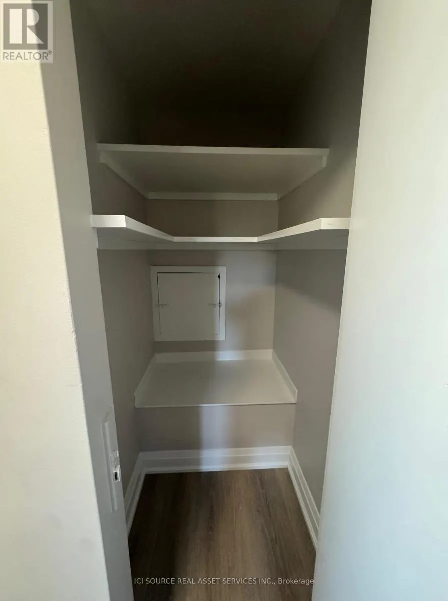 UPPER - 34 RITA DRIVE