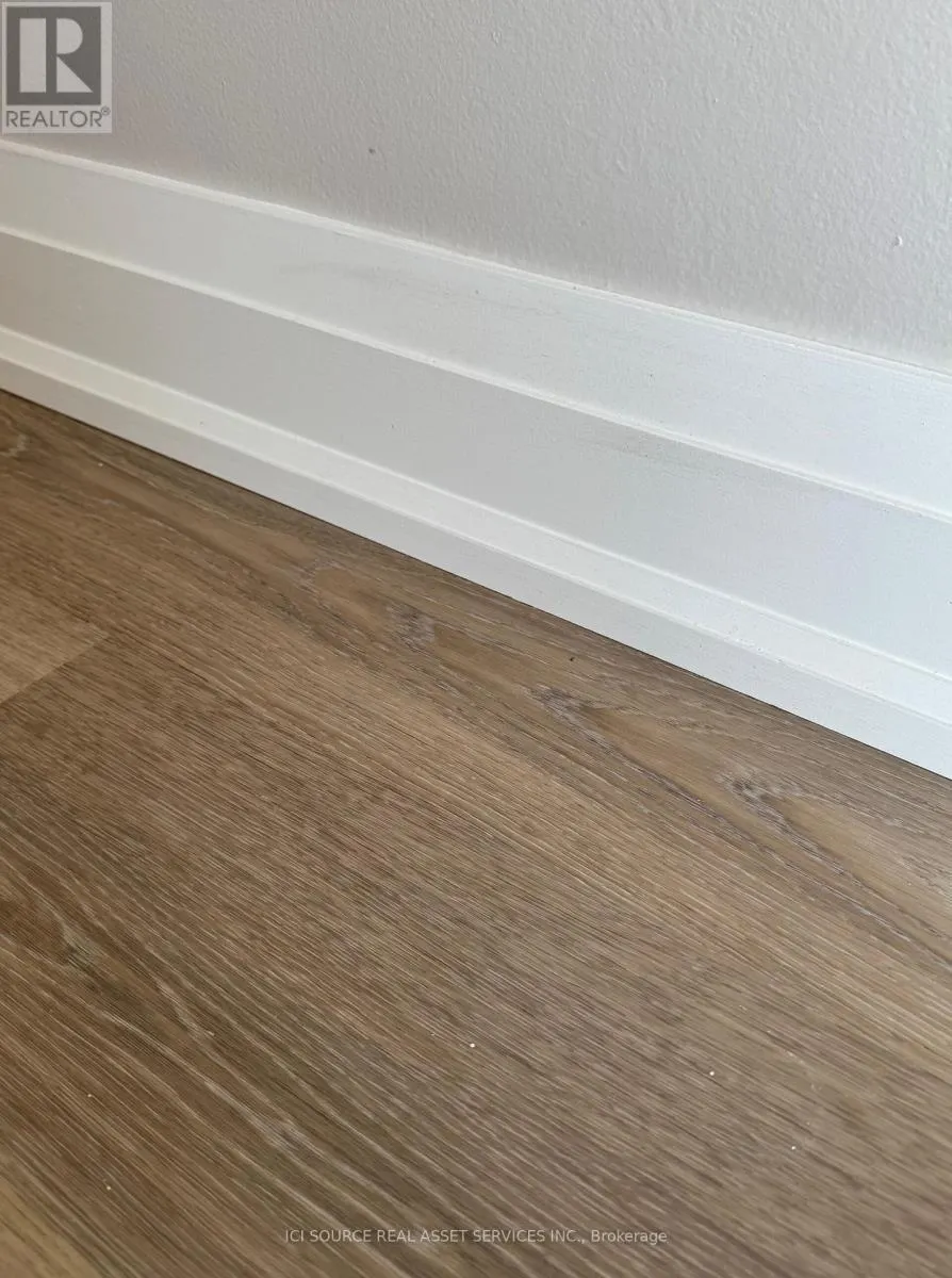 UPPER - 34 RITA DRIVE
