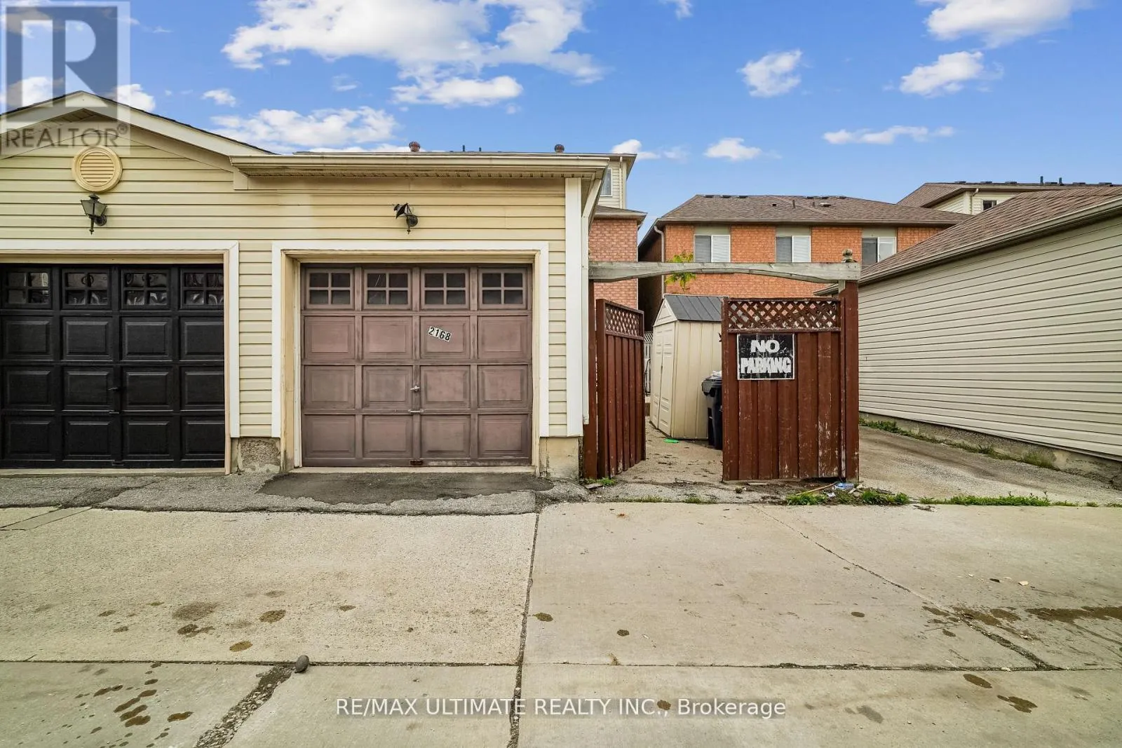 2168 ST. CLAIR AVENUE W