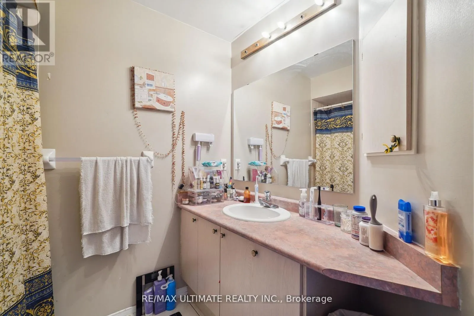 2168 ST. CLAIR AVENUE W