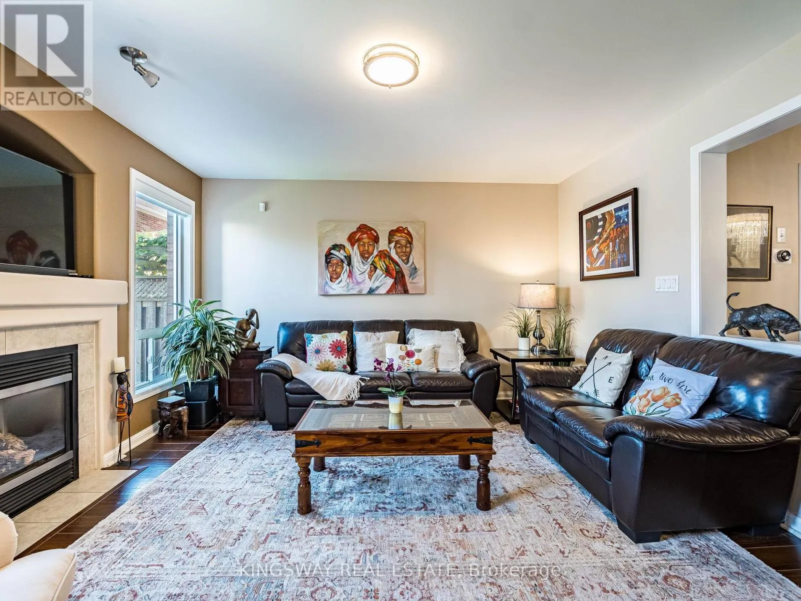 539 CAVERHILL CRESCENT