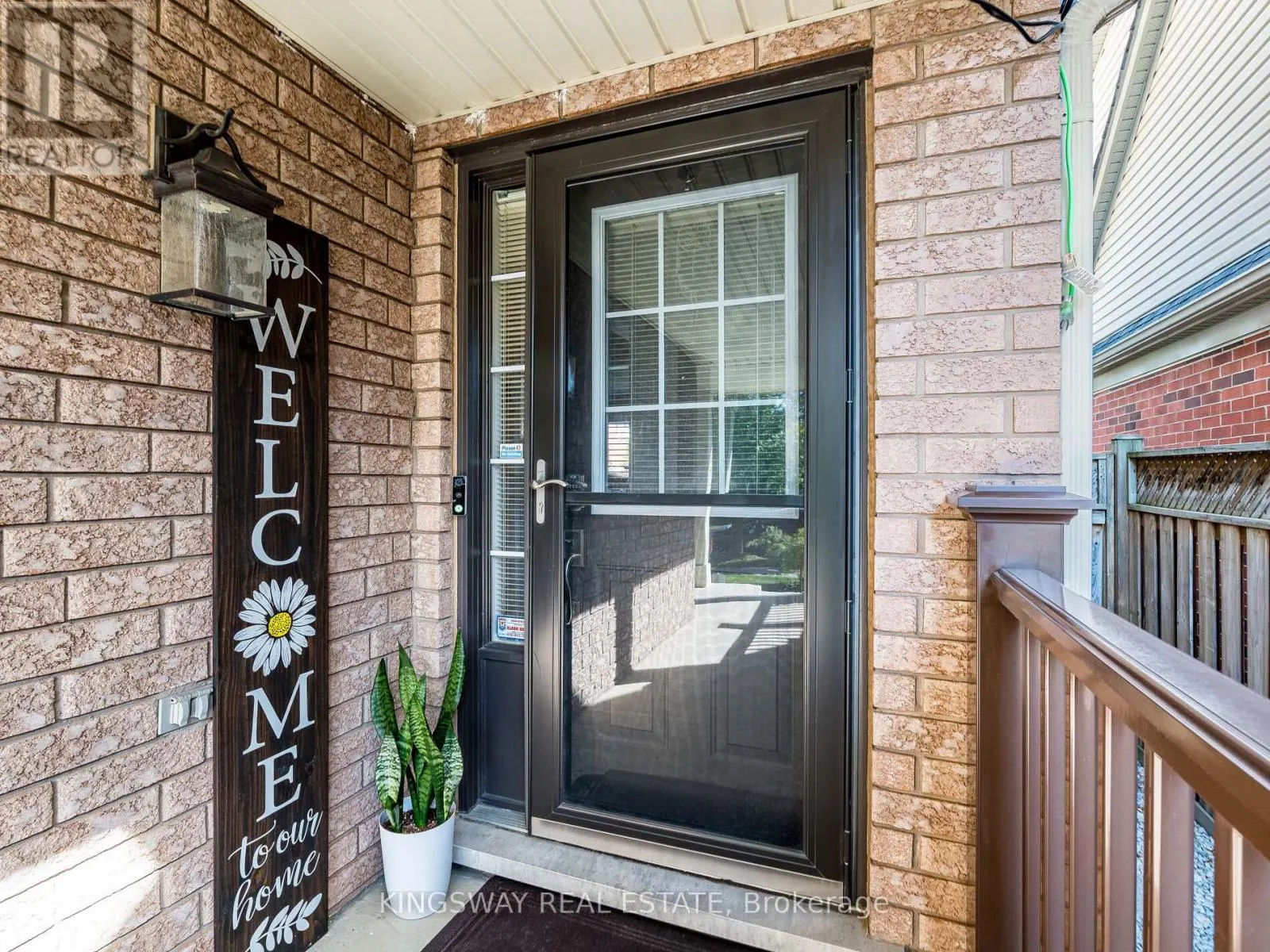 539 CAVERHILL CRESCENT