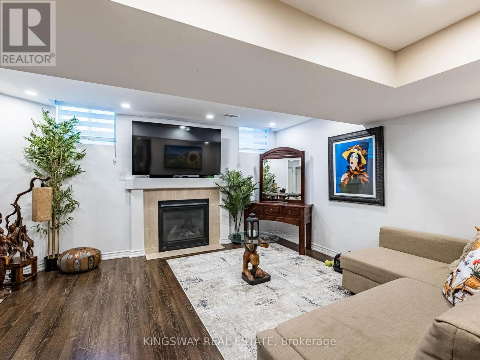 539 CAVERHILL CRESCENT