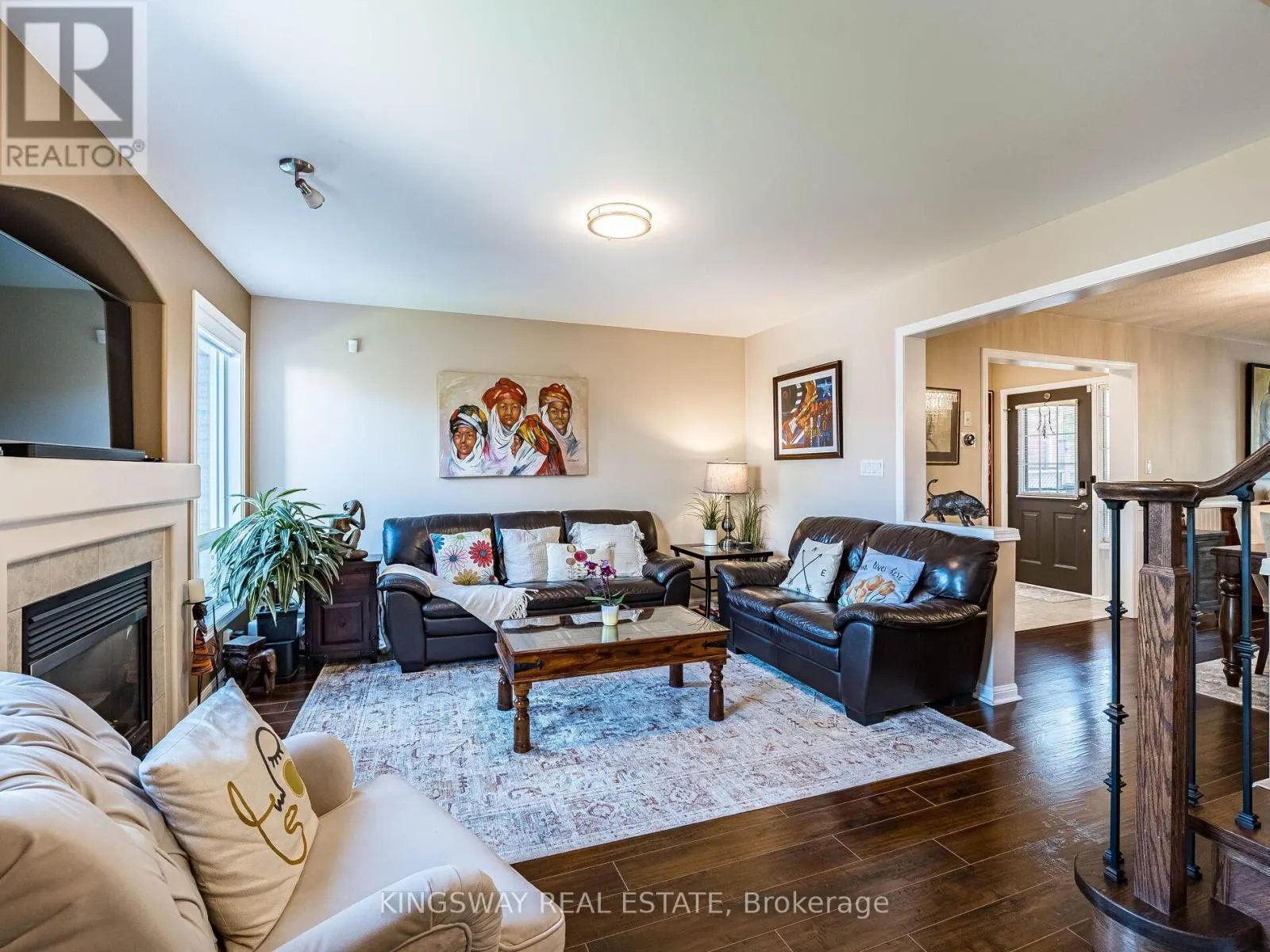 539 CAVERHILL CRESCENT