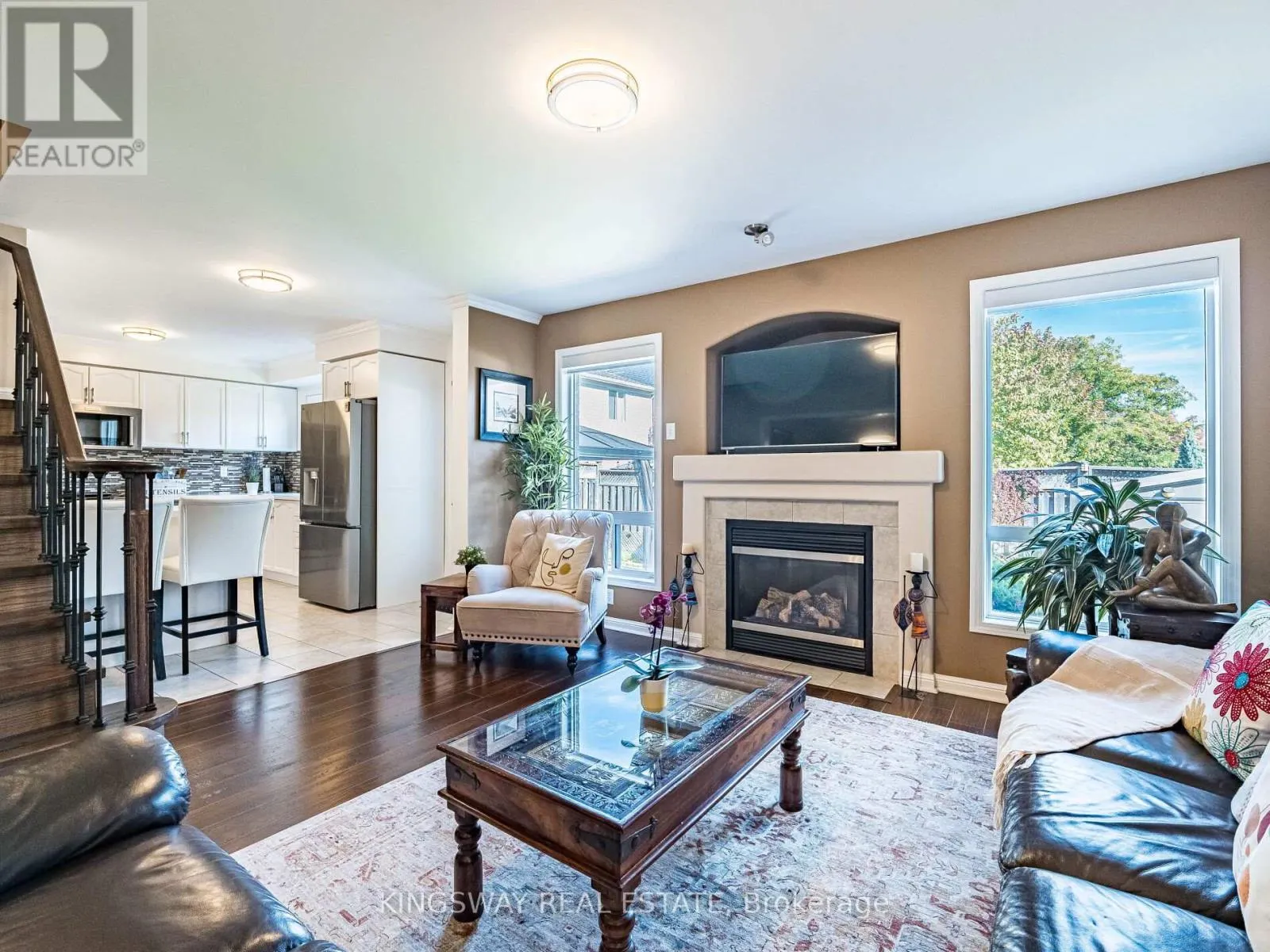 539 CAVERHILL CRESCENT