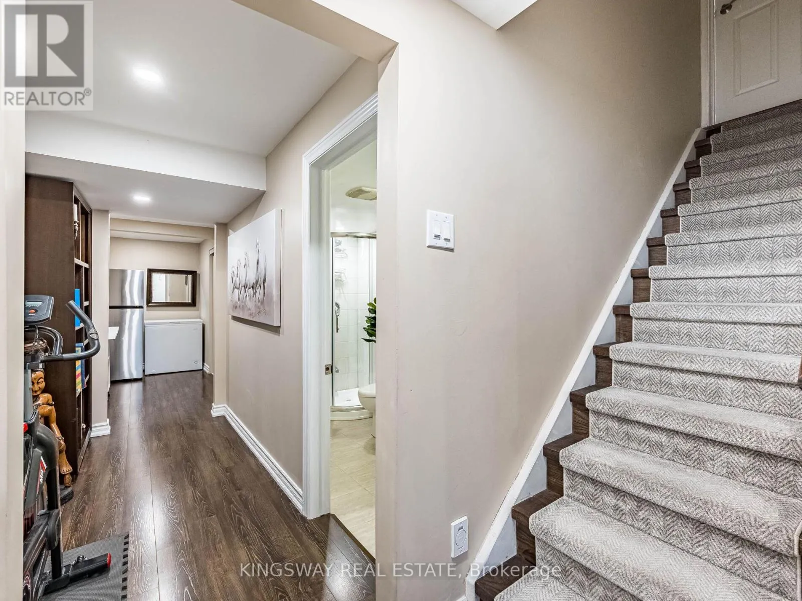 539 CAVERHILL CRESCENT