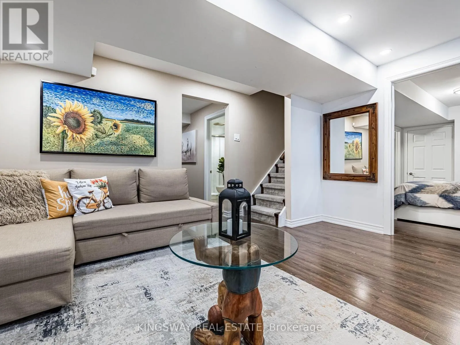 539 CAVERHILL CRESCENT
